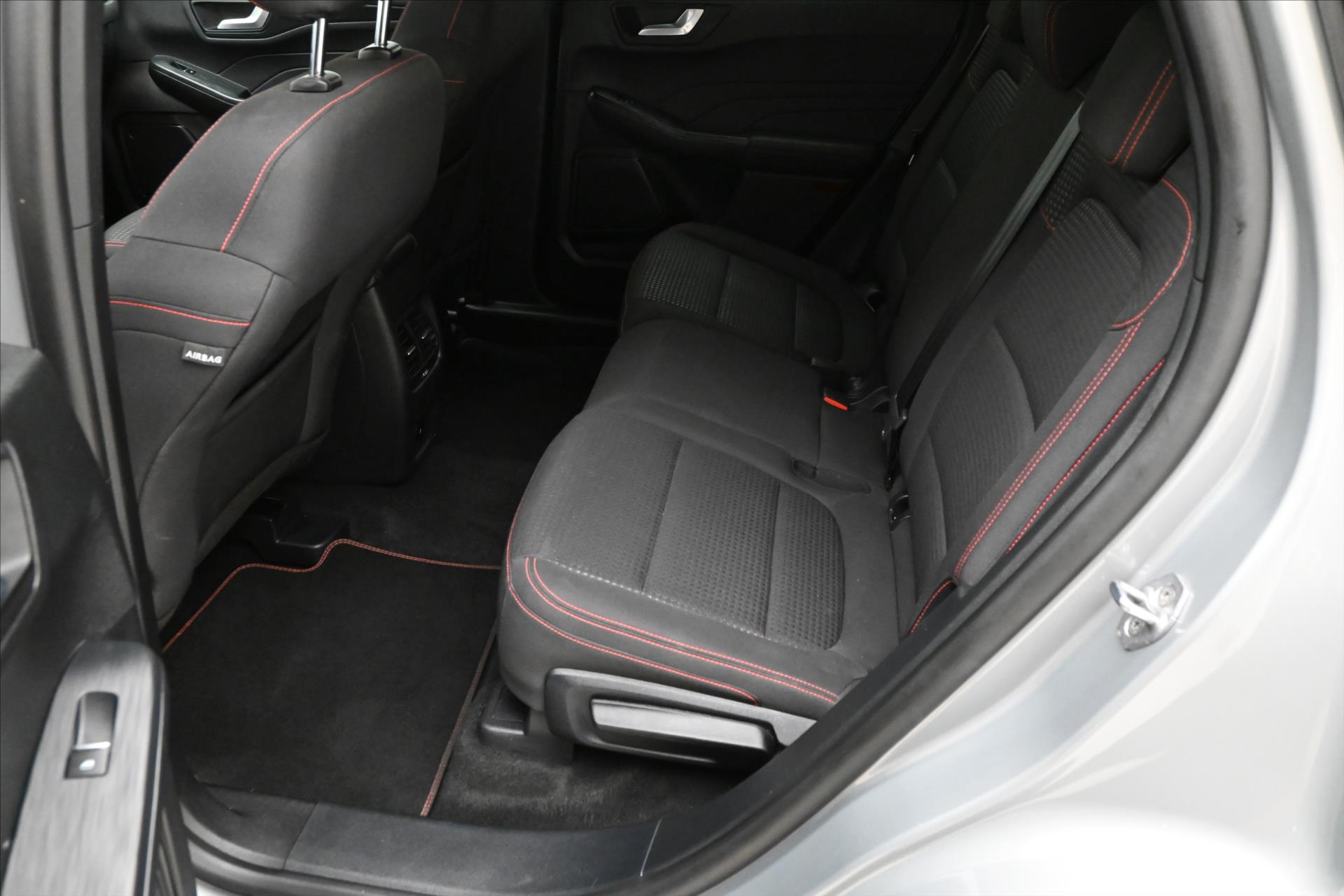 Hlavní fotografie vozu Ford Kuga 2,5 Hybrid 112kW SOH-100% ST-Line AT Záruka až 5 let (14)