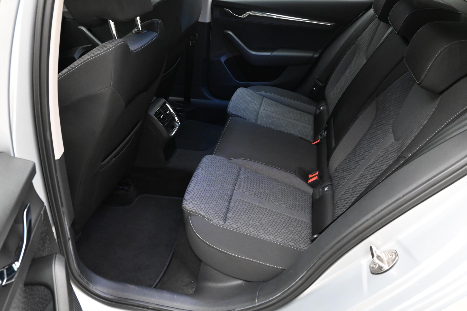 Hlavní fotografie vozu Škoda Octavia 2,0 TDI 110kW DSG Style Záruka až 5 let (12)