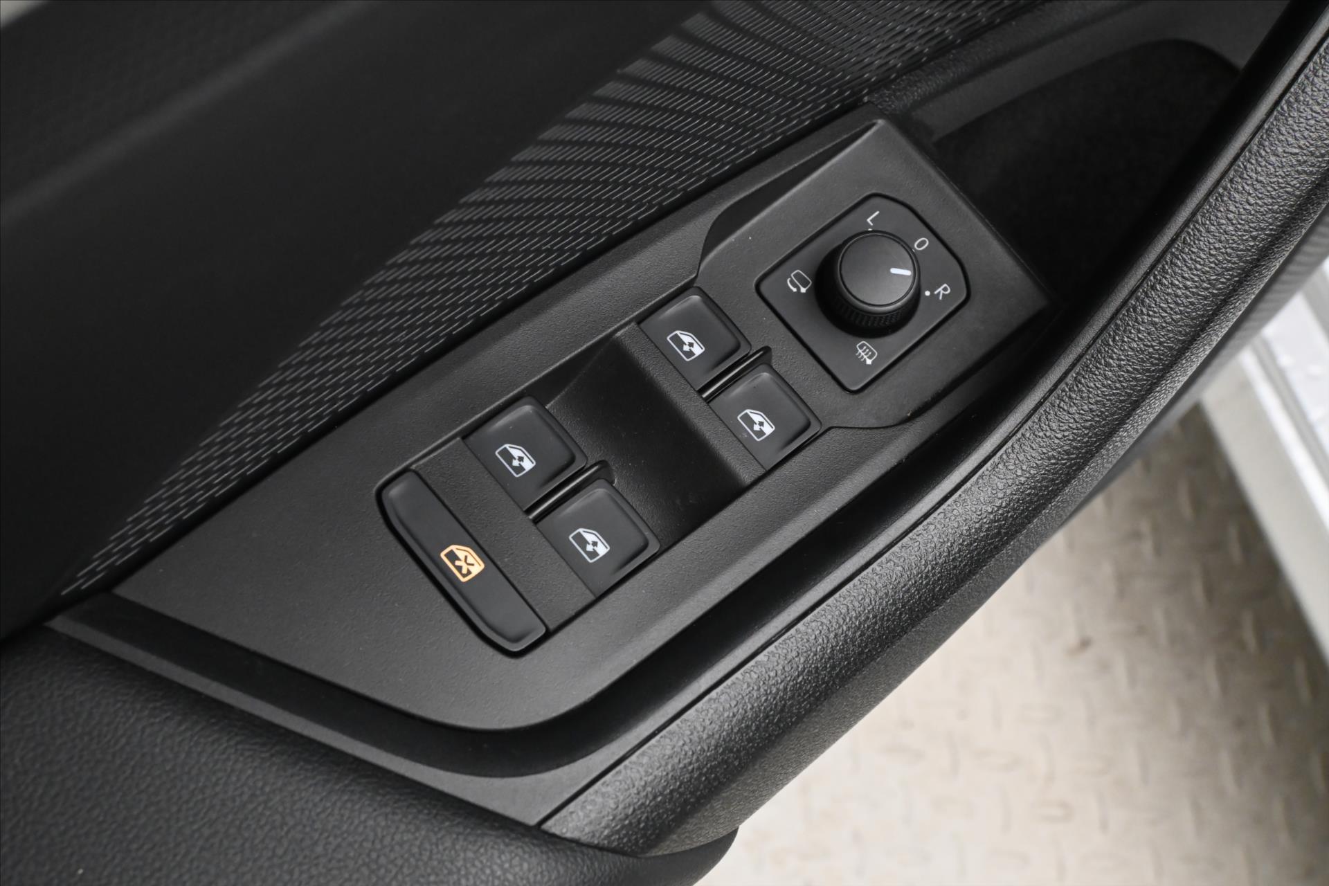 Hlavní fotografie vozu Škoda Octavia 2,0 TDI 110kW DSG Style Záruka až 5 let (22)