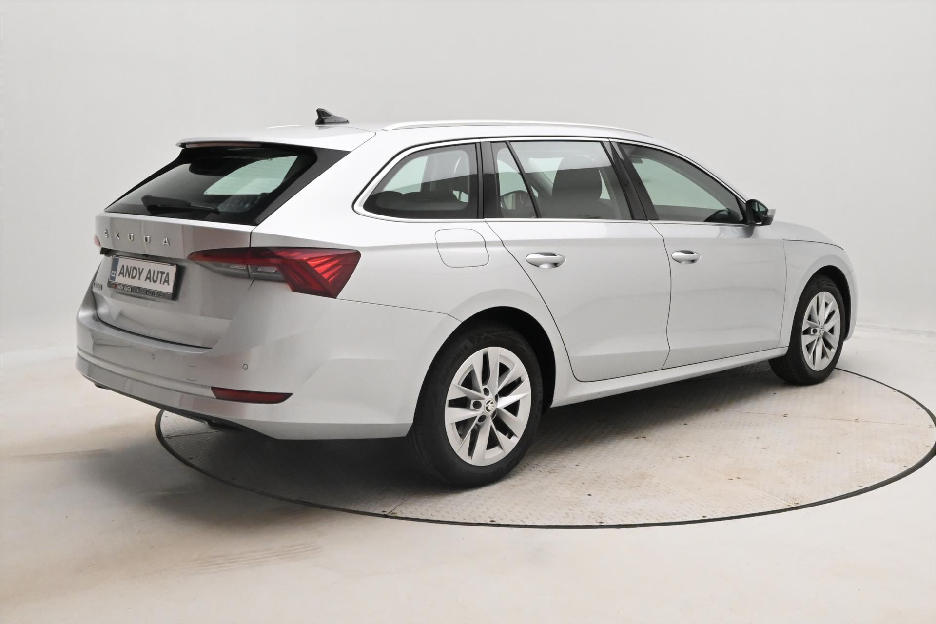Hlavní fotografie vozu Škoda Octavia 2,0 TDI 110kW DSG Style Záruka až 5 let (5)