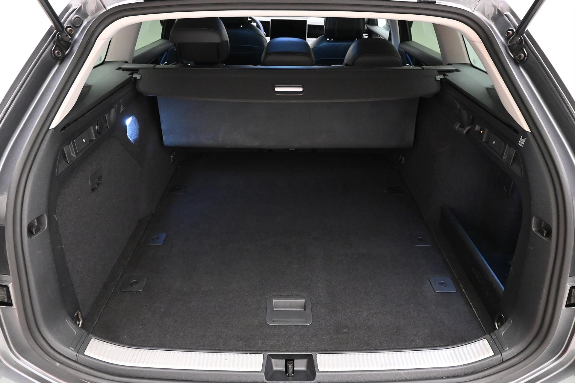 Hlavní fotografie vozu Volkswagen Passat 2,0 TDI 110 kW DSG Business Záruka až 5 let (10)