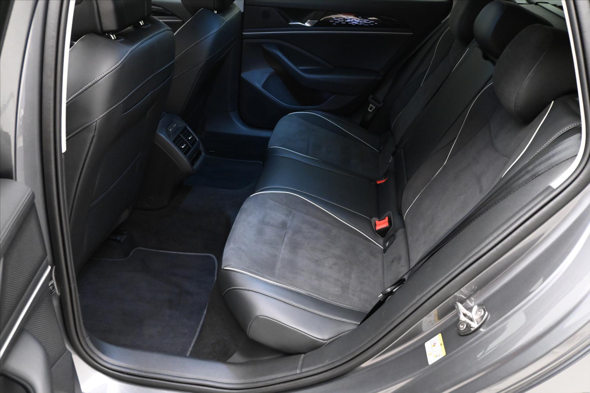 Hlavní fotografie vozu Volkswagen Passat 2,0 TDI 110 kW DSG Business Záruka až 5 let (14)