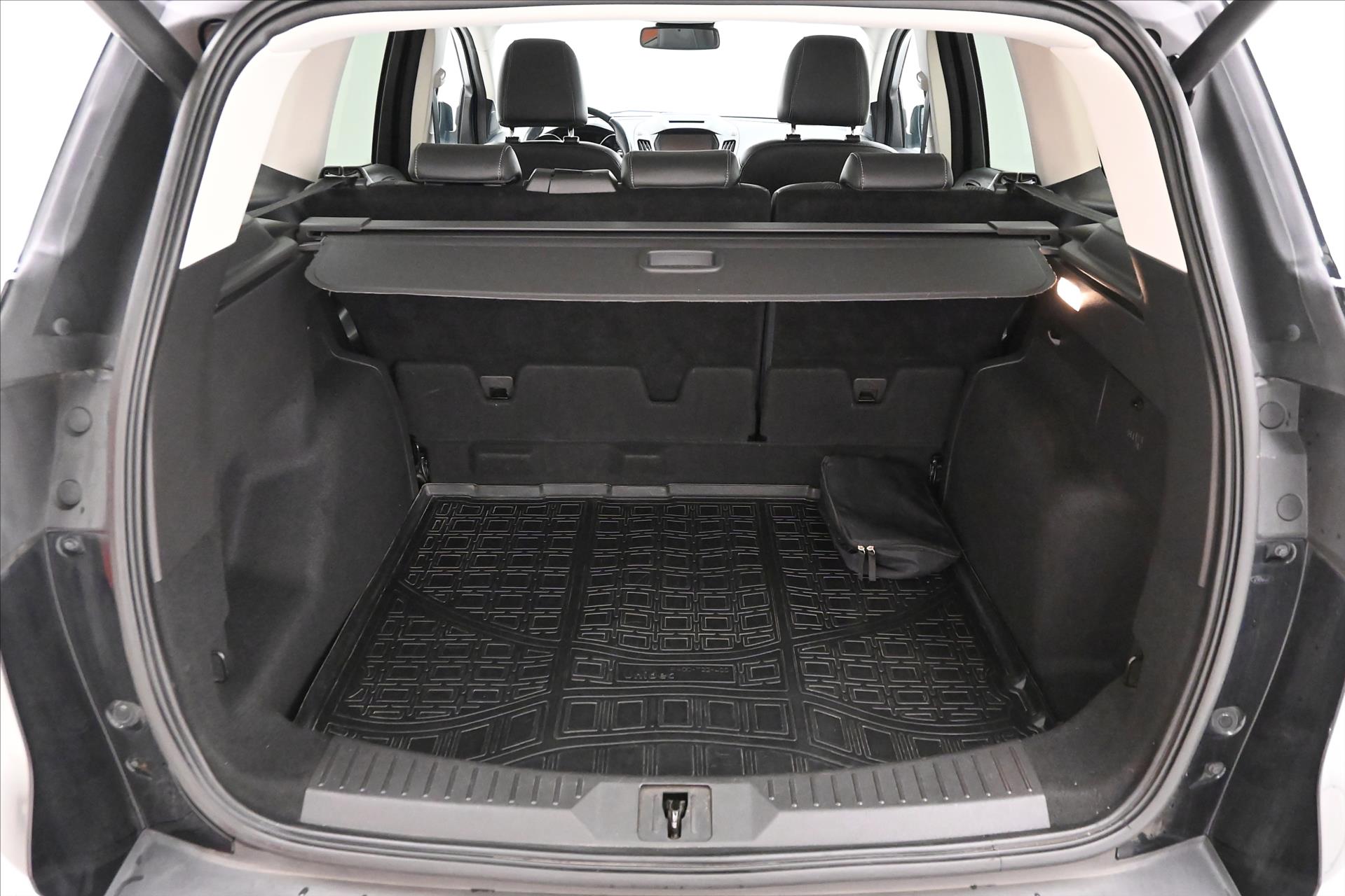 Hlavní fotografie vozu Ford Kuga 2,0 TDCi 110kW Tažné Záruka až 5 let (10)