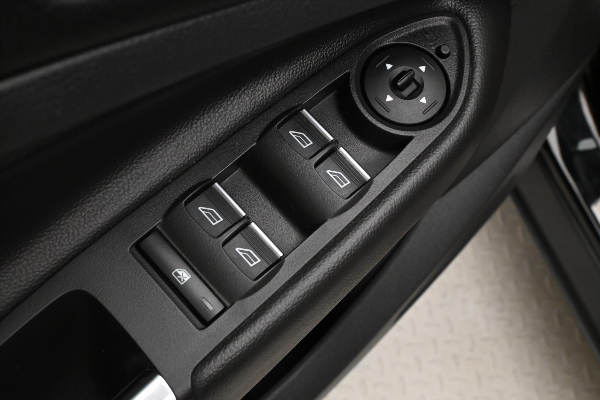Hlavní fotografie vozu Ford Kuga 2,0 TDCi 110kW Tažné Záruka až 5 let (24)