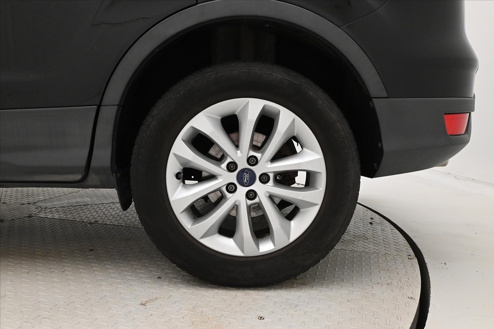 Hlavní fotografie vozu Ford Kuga 2,0 TDCi 110kW Tažné Záruka až 5 let (30)