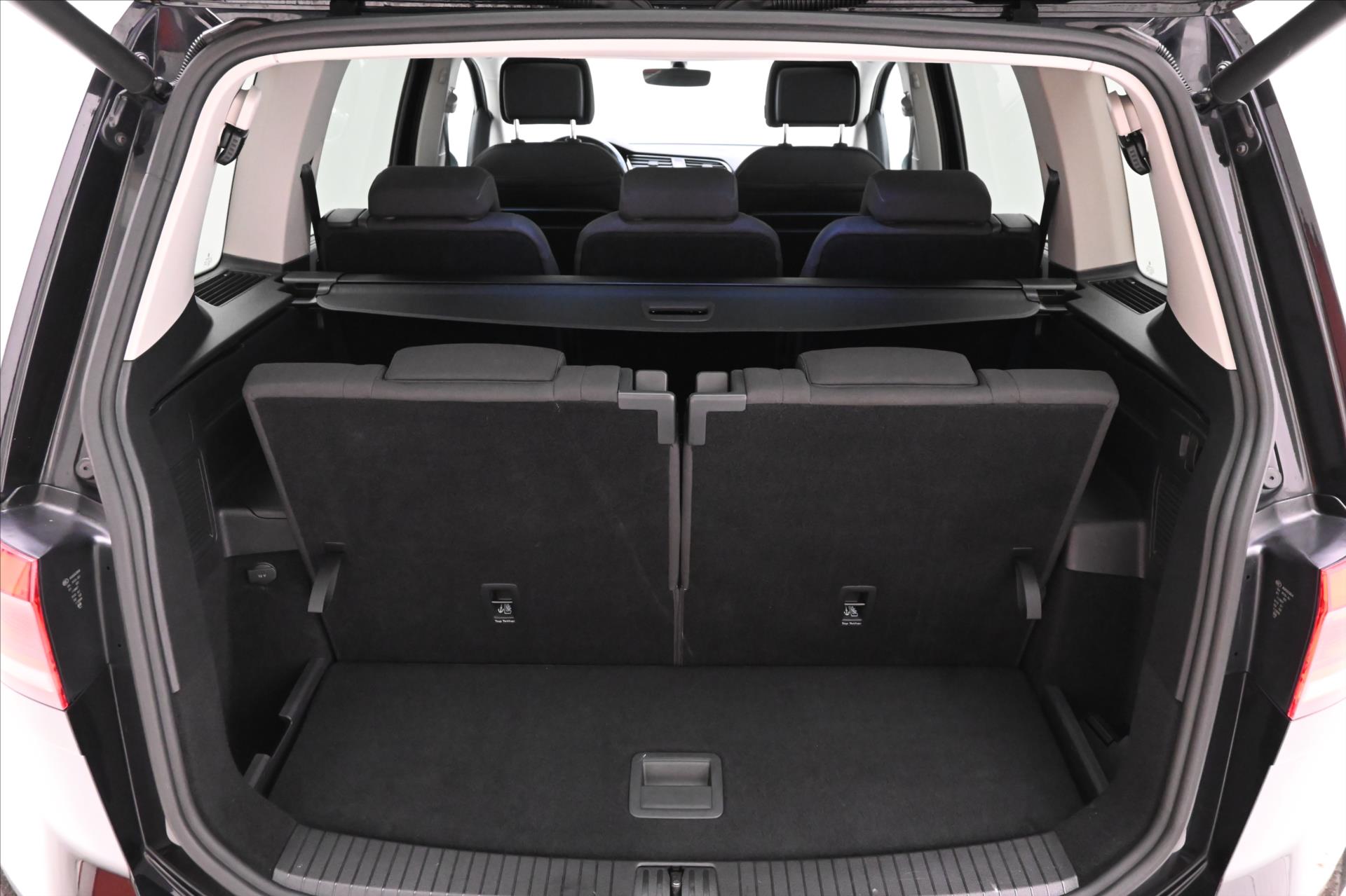 Hlavní fotografie vozu Volkswagen Touran 2,0 TDI 110kW DSG Highline 7míst Záruka až 5 let (11)