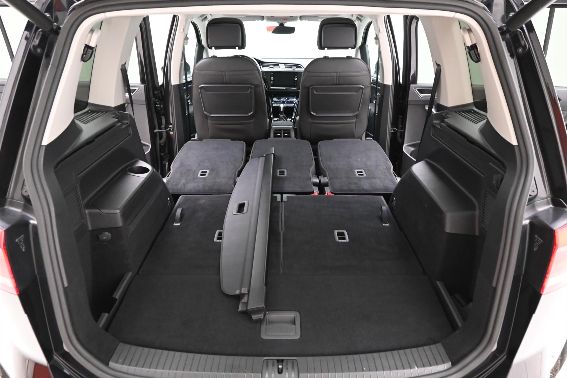 Hlavní fotografie vozu Volkswagen Touran 2,0 TDI 110kW DSG Highline 7míst Záruka až 5 let (13)