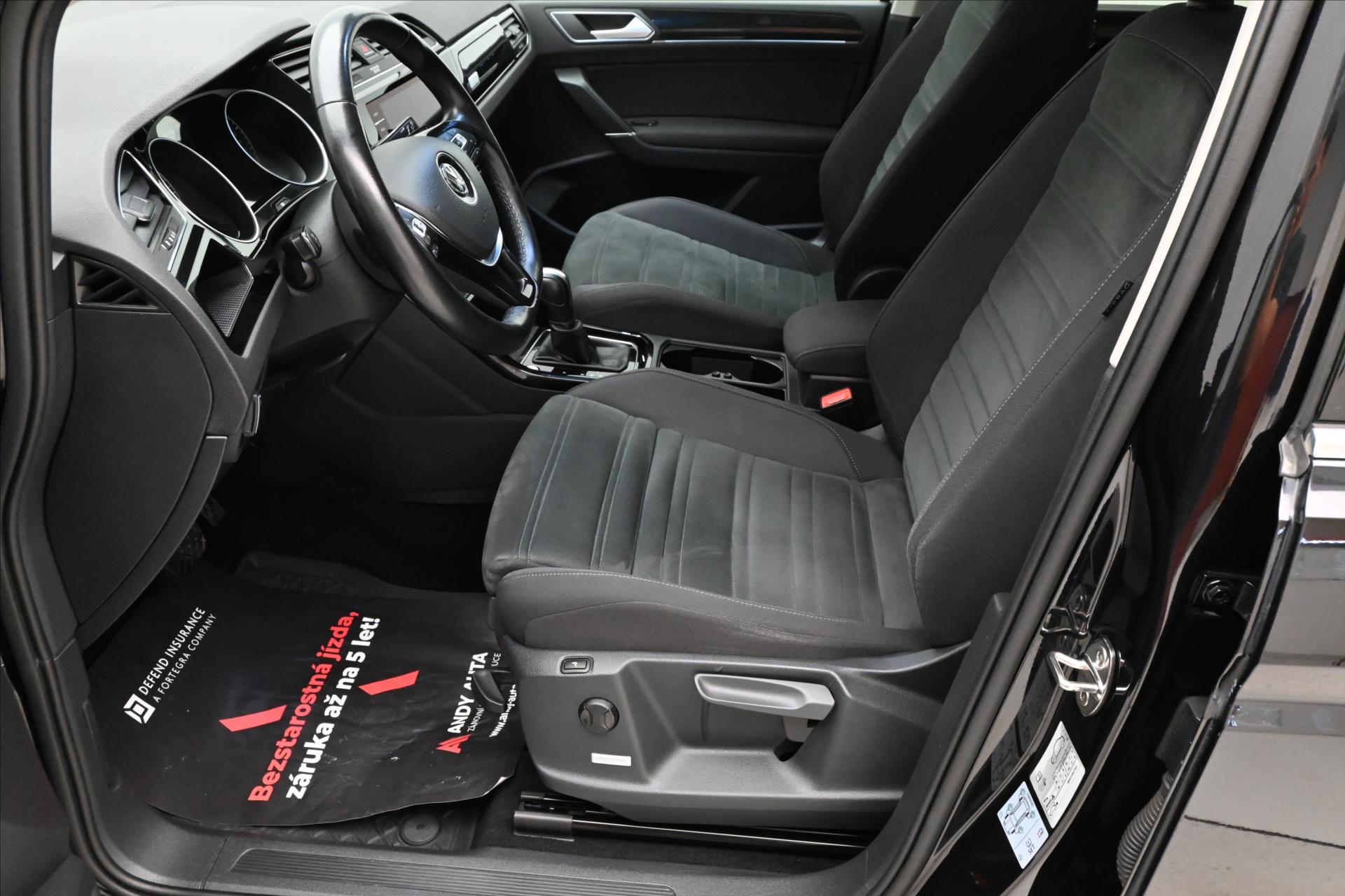 Hlavní fotografie vozu Volkswagen Touran 2,0 TDI 110kW DSG Highline 7míst Záruka až 5 let (15)