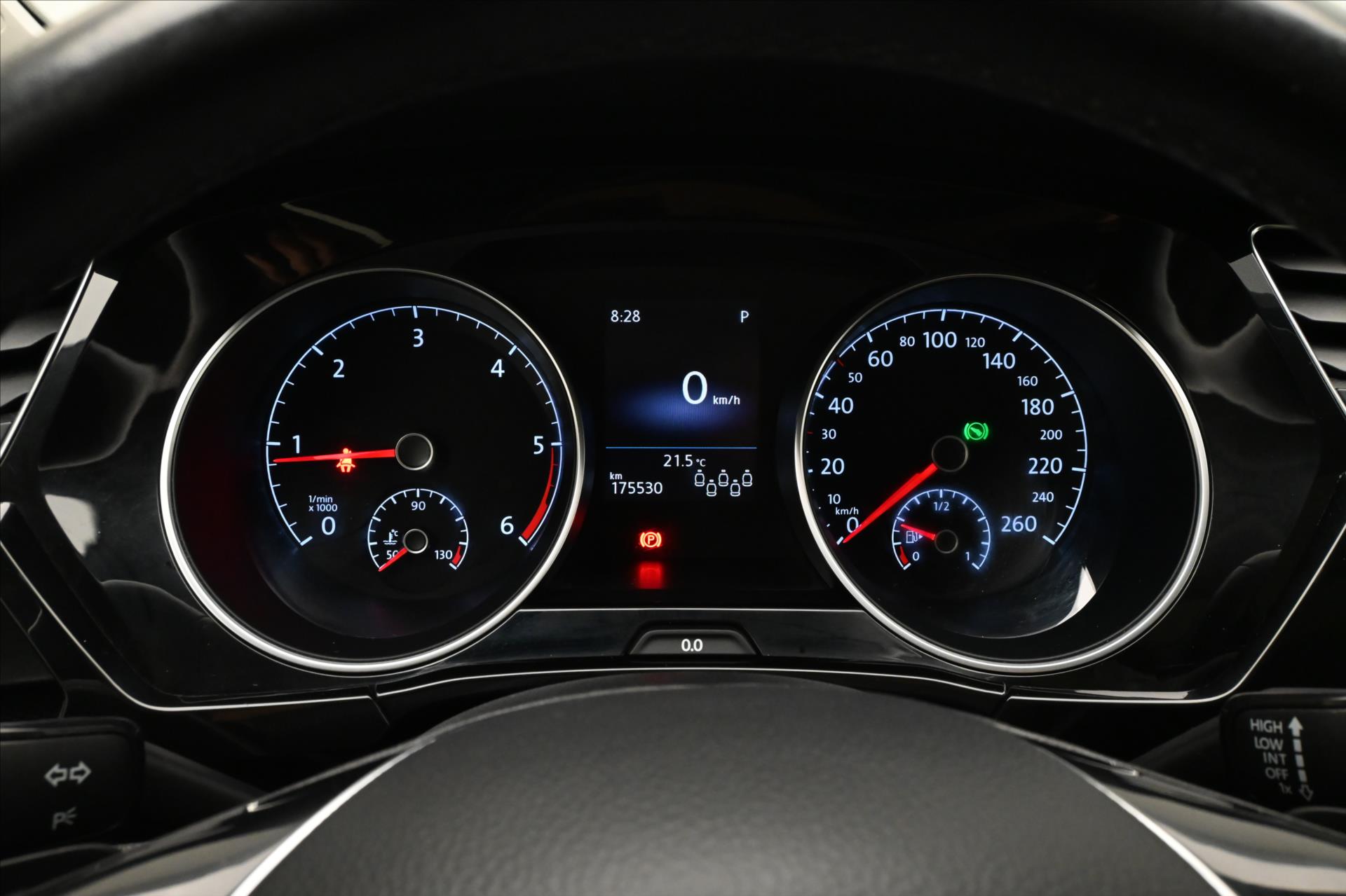 Hlavní fotografie vozu Volkswagen Touran 2,0 TDI 110kW DSG Highline 7míst Záruka až 5 let (18)