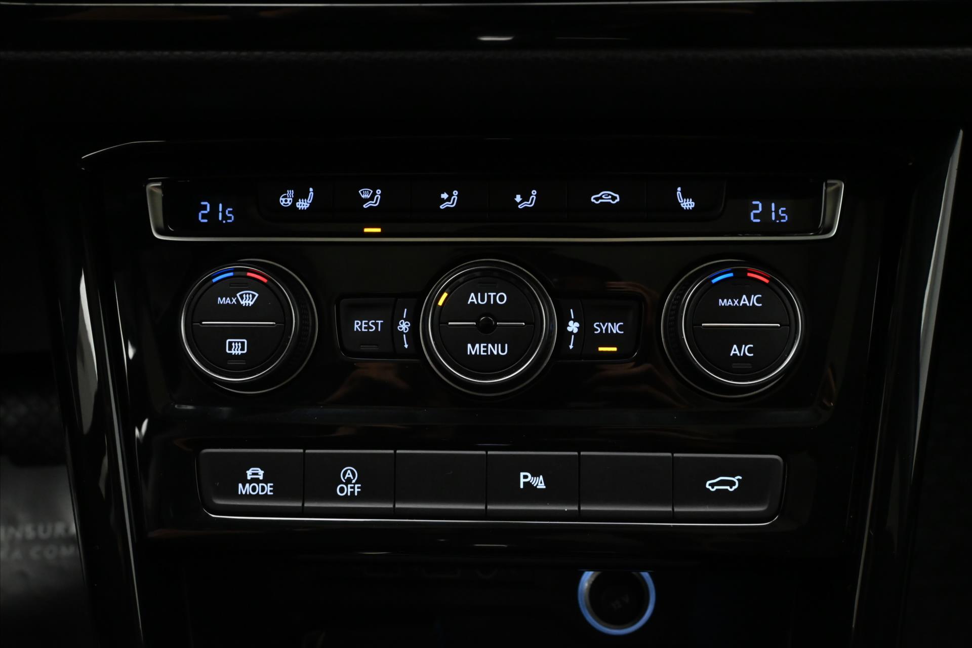 Hlavní fotografie vozu Volkswagen Touran 2,0 TDI 110kW DSG Highline 7míst Záruka až 5 let (22)