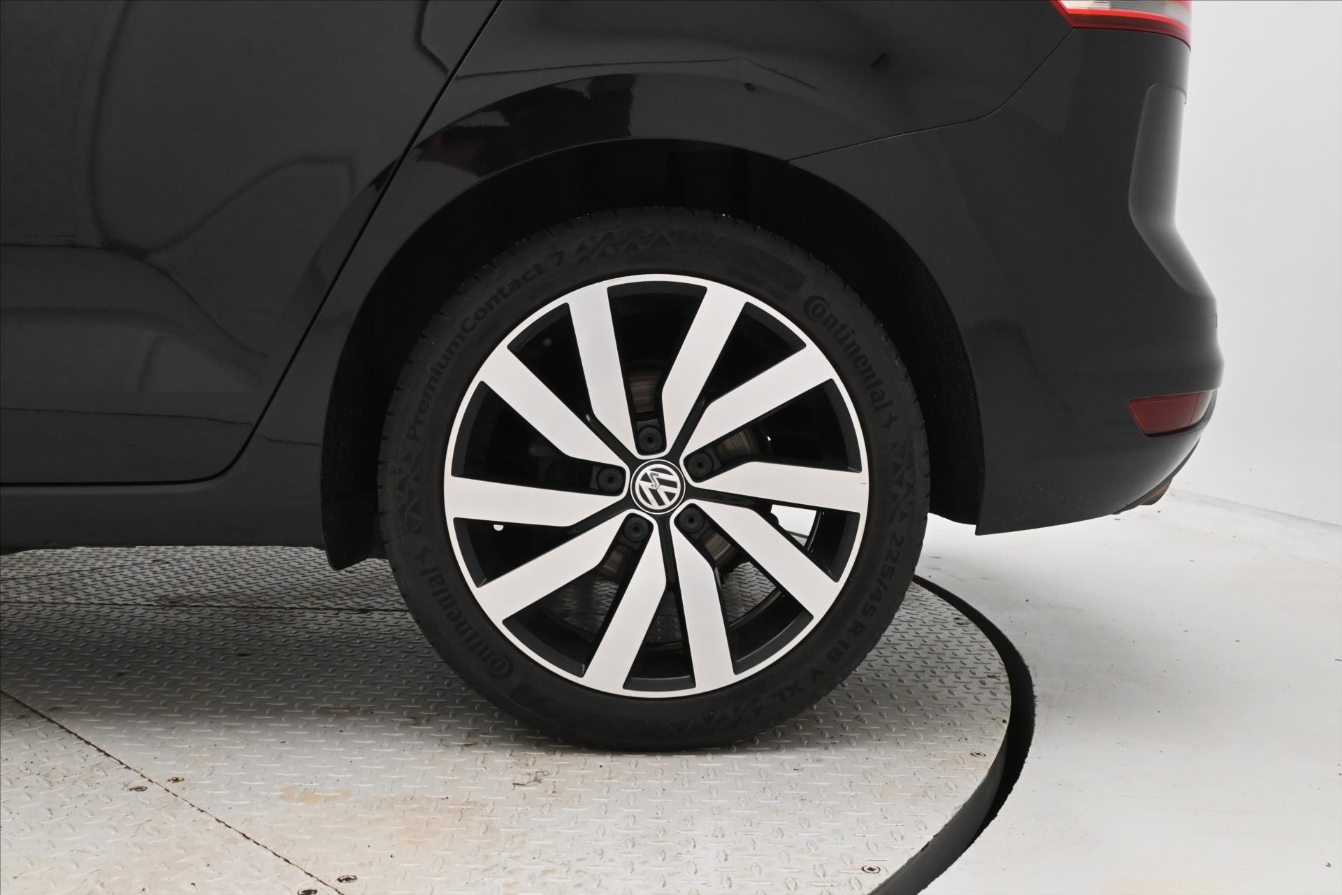 Hlavní fotografie vozu Volkswagen Touran 2,0 TDI 110kW DSG Highline 7míst Záruka až 5 let (34)