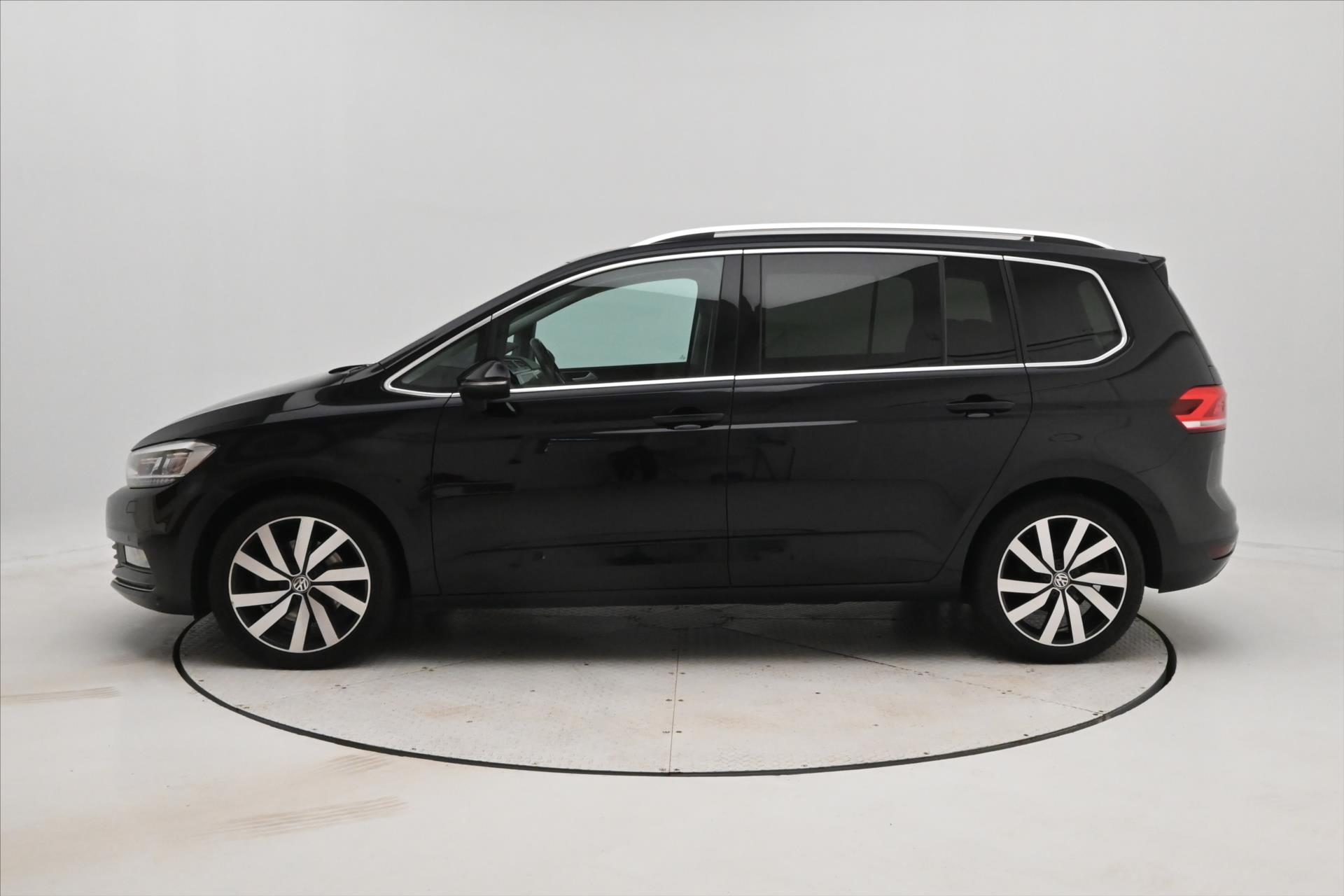 Hlavní fotografie vozu Volkswagen Touran 2,0 TDI 110kW DSG Highline 7míst Záruka až 5 let (9)