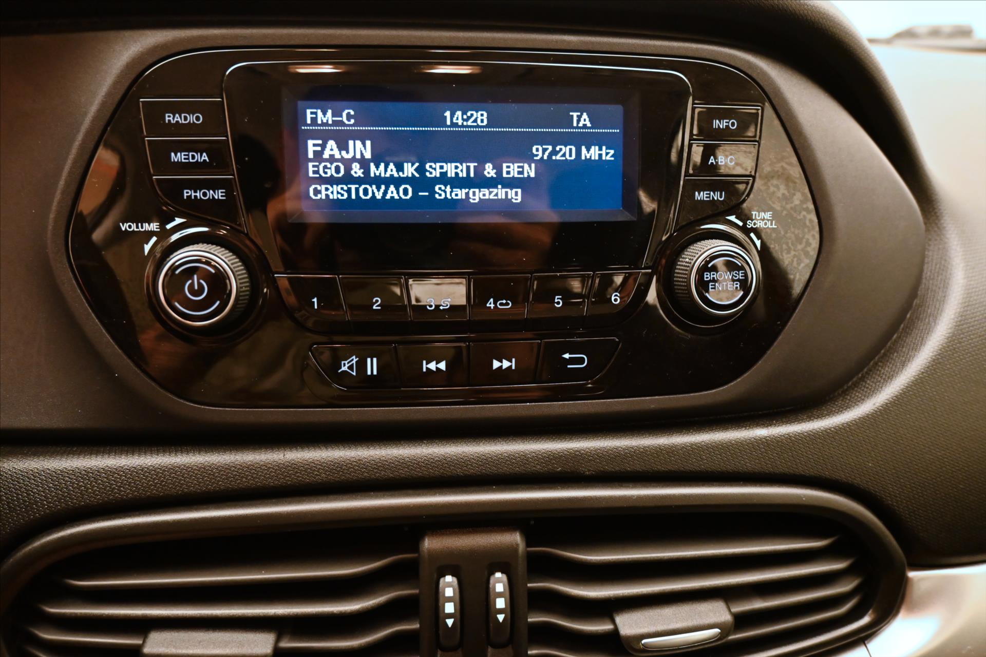 Hlavní fotografie vozu Fiat Tipo 1,3 MultiJet 70kW nová STK Záruka až 5 let (19)