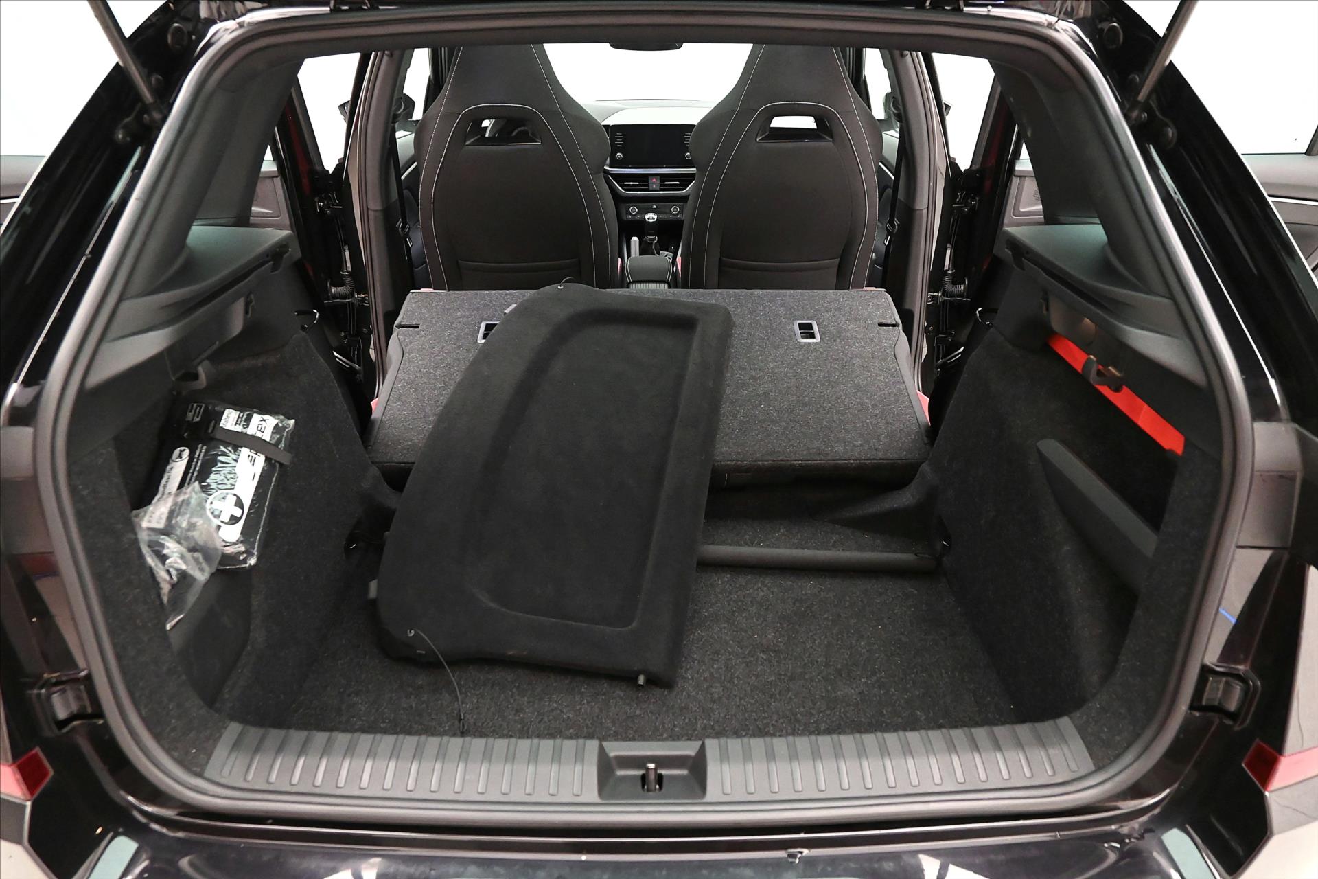 Hlavní fotografie vozu Škoda Kamiq 1,0 TSI 81kW MONTE CARLO Záruka až 5 let (10)
