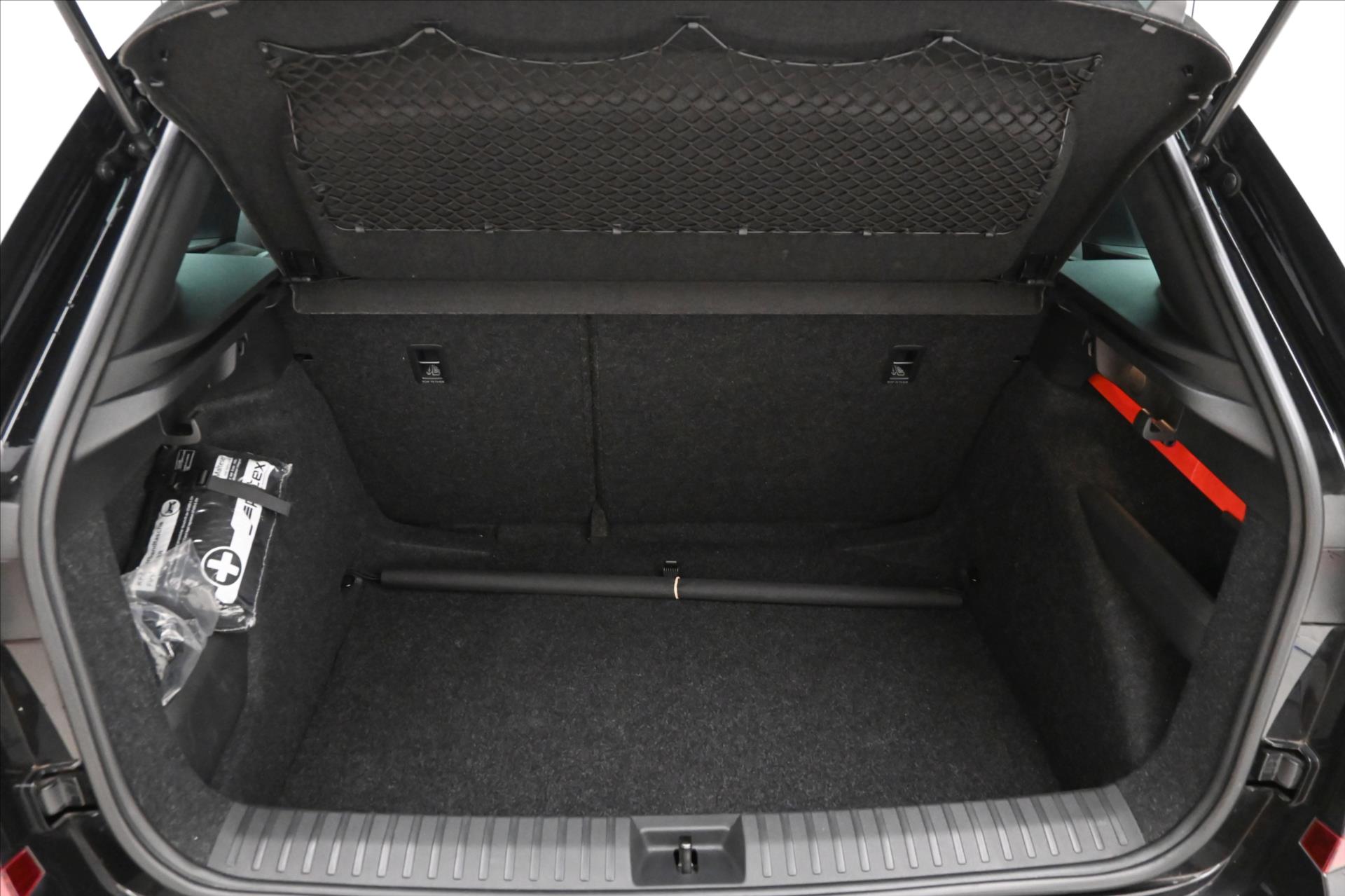 Hlavní fotografie vozu Škoda Kamiq 1,0 TSI 81kW MONTE CARLO Záruka až 5 let (9)