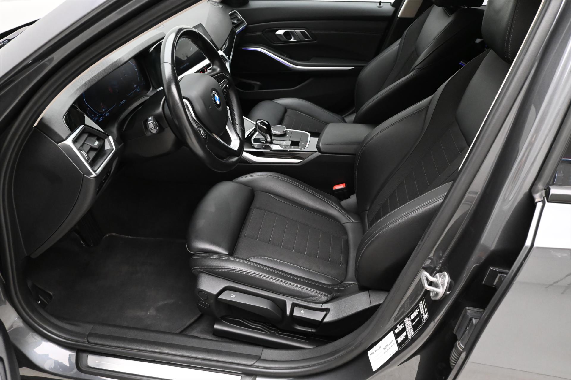 Hlavní fotografie vozu BMW Řada 3 2,0 320d 140 kW SportTouring Steptronic Záruka až 5 le (14)
