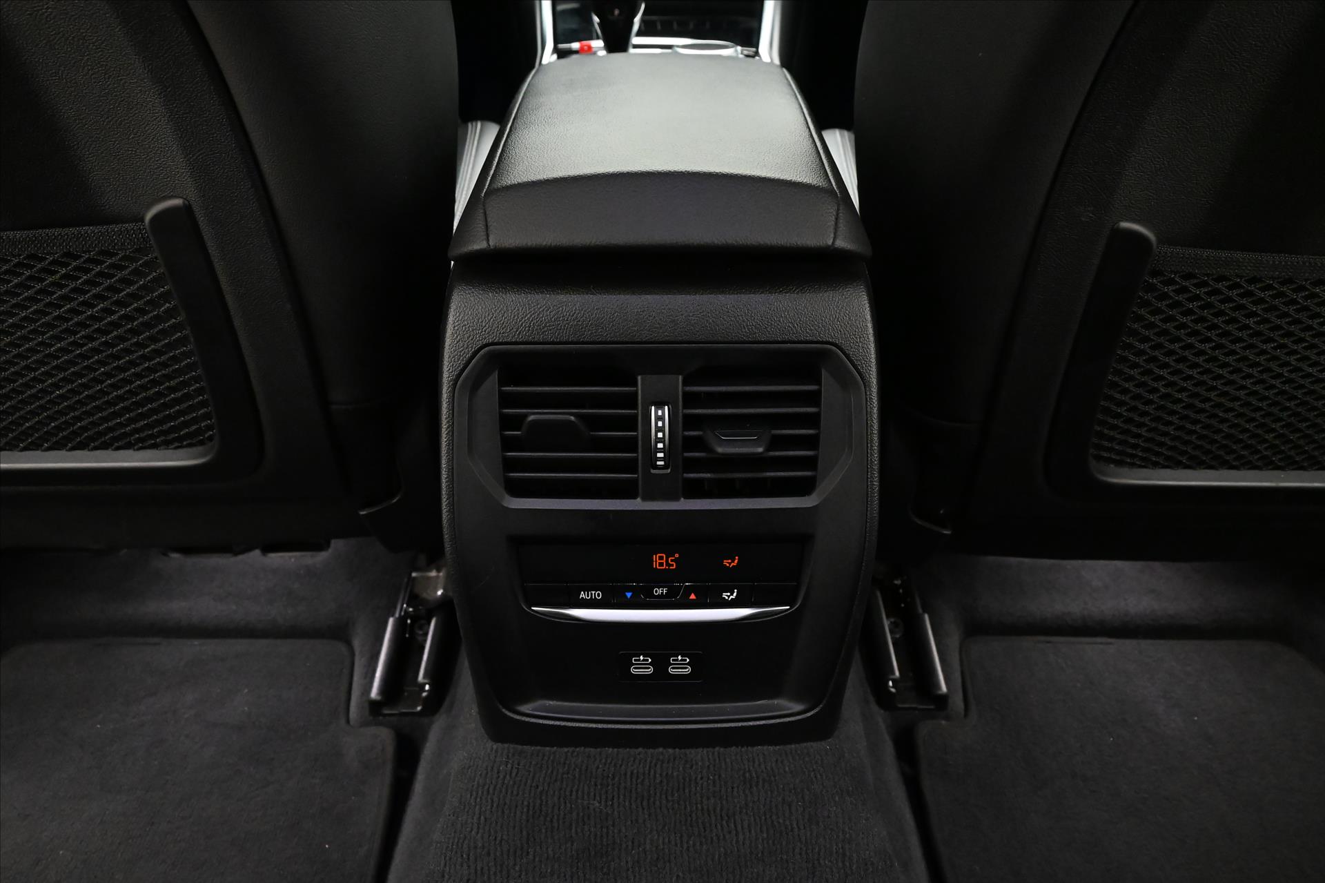 Hlavní fotografie vozu BMW Řada 3 2,0 320d 140 kW SportTouring Steptronic Záruka až 5 le (22)