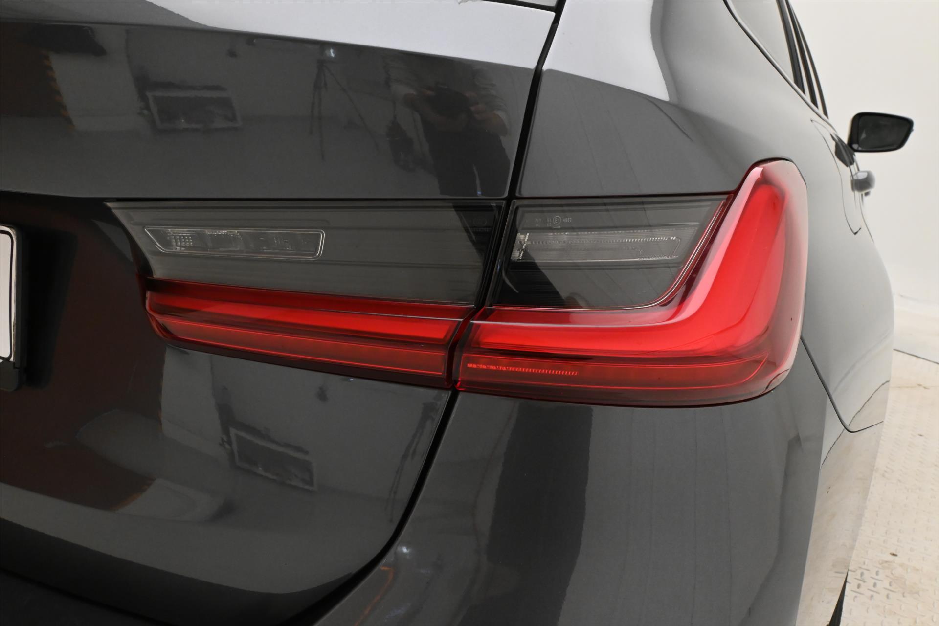 Hlavní fotografie vozu BMW Řada 3 2,0 320d 140 kW SportTouring Steptronic Záruka až 5 le (32)
