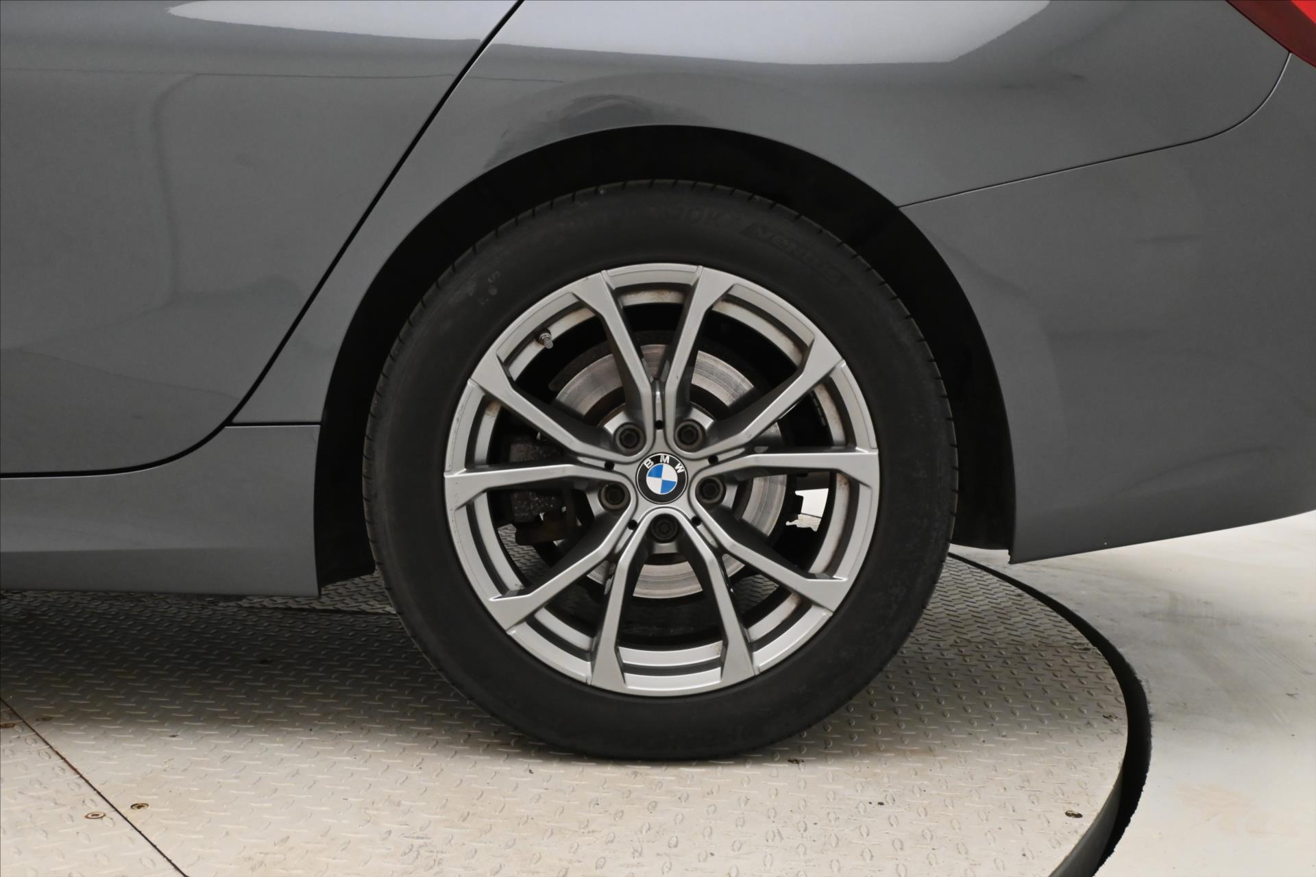 Hlavní fotografie vozu BMW Řada 3 2,0 320d 140 kW SportTouring Steptronic Záruka až 5 le (33)