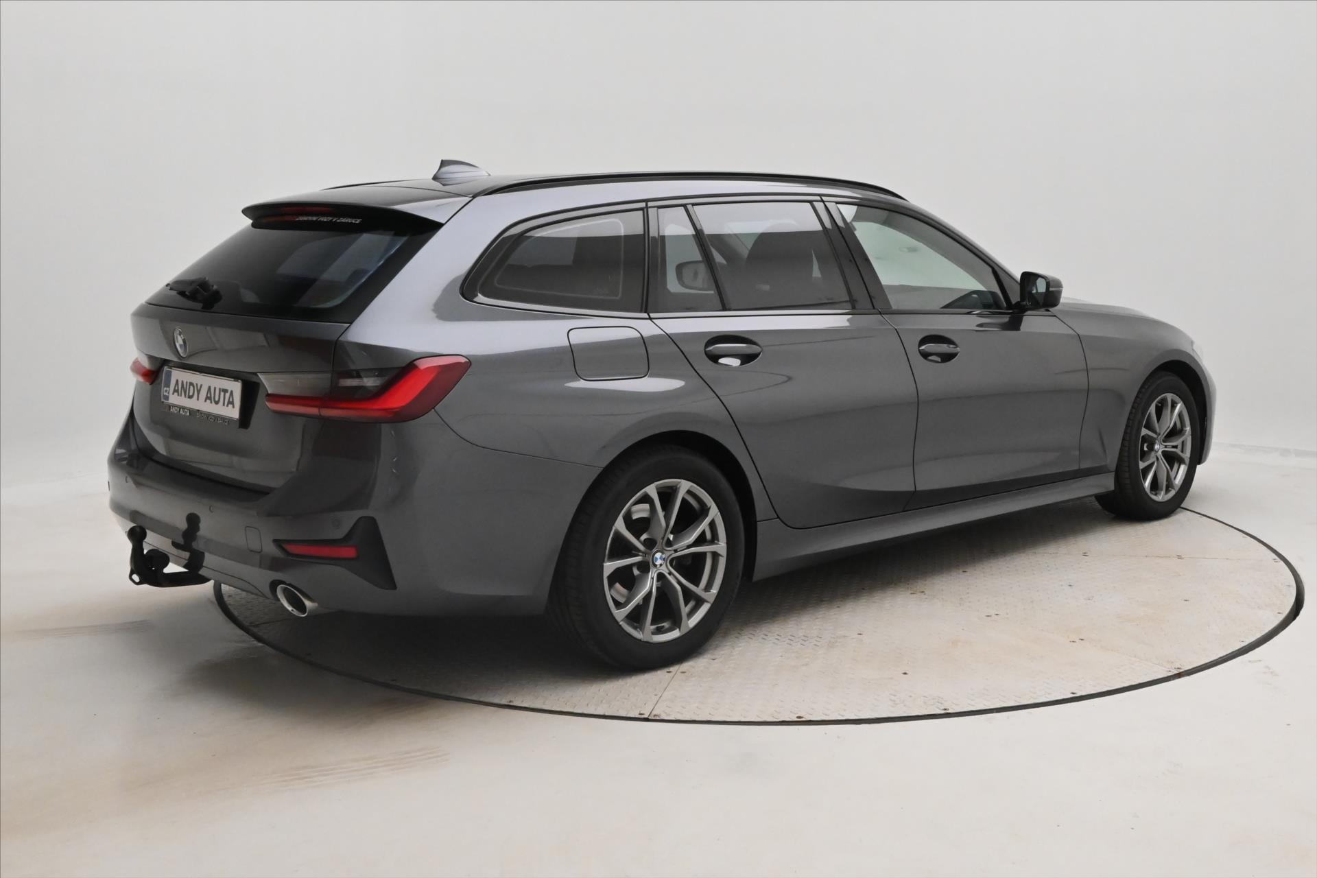 Hlavní fotografie vozu BMW Řada 3 2,0 320d 140 kW SportTouring Steptronic Záruka až 5 le (6)