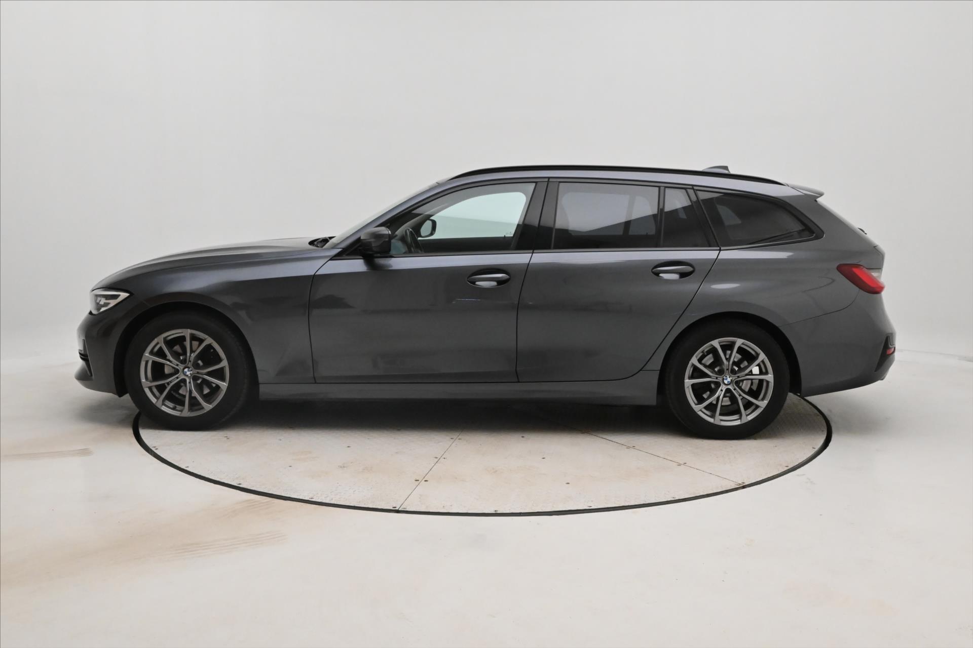 Hlavní fotografie vozu BMW Řada 3 2,0 320d 140 kW SportTouring Steptronic Záruka až 5 le (9)