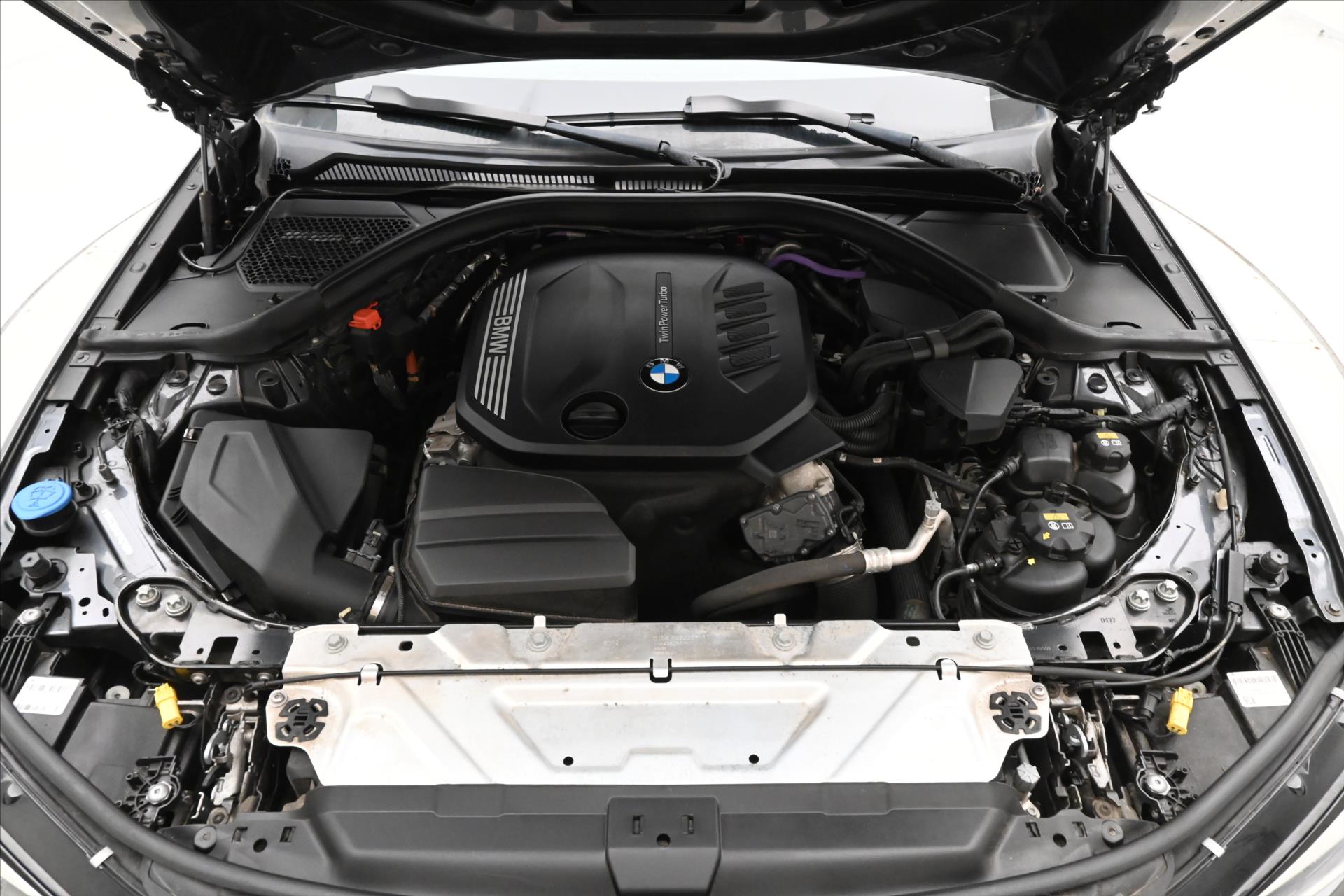 Hlavní fotografie vozu BMW Řada 3 2,0 320d 140 kW SportTouring Steptronic Záruka až 5 le (10)