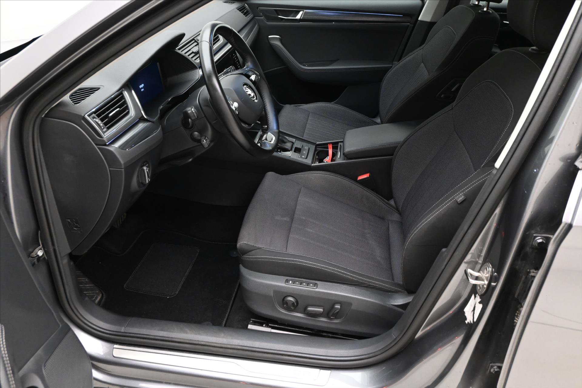 Hlavní fotografie vozu Škoda Superb 2,0 TDI 110kW DSG Style Záruka až 5 let (11)