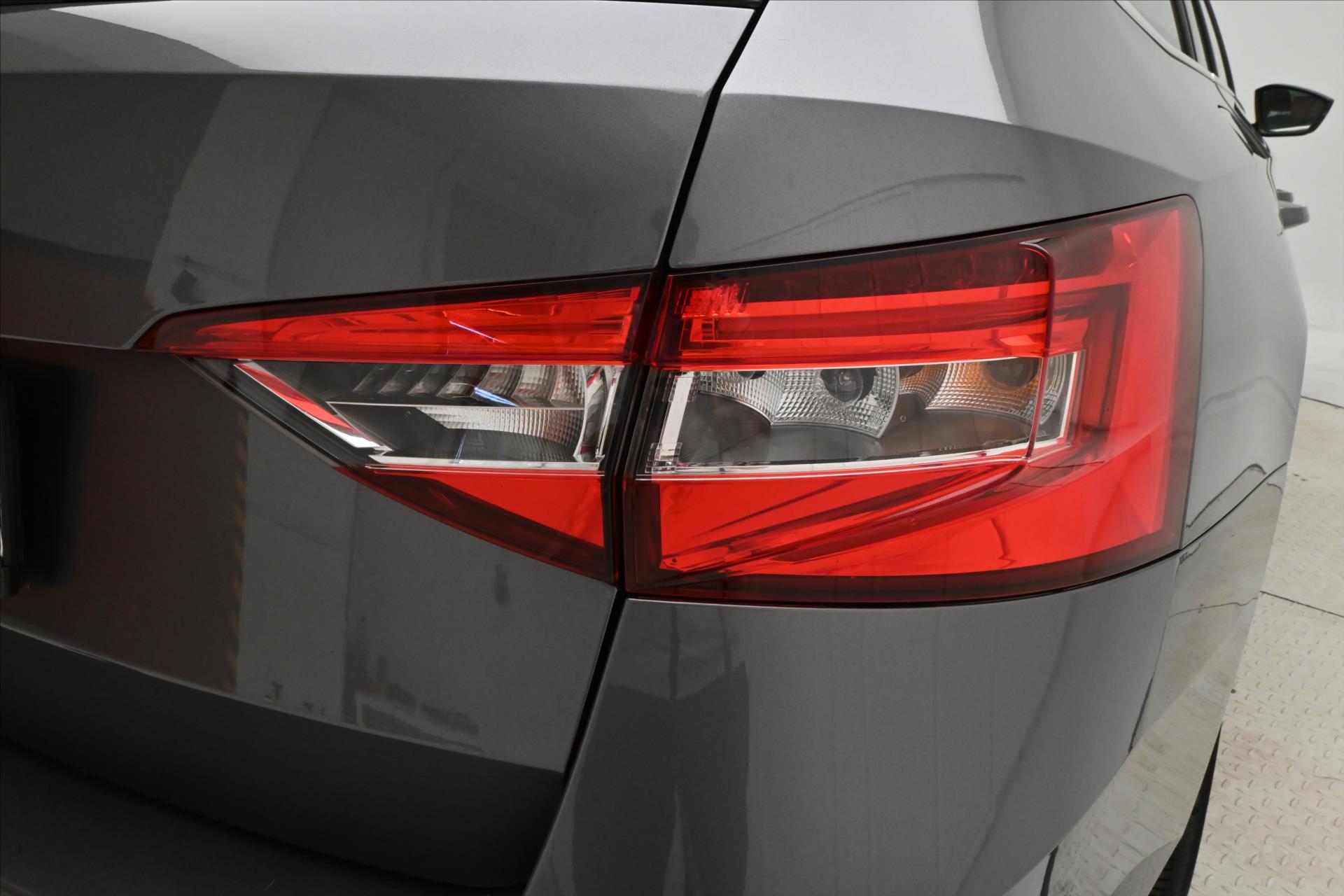 Hlavní fotografie vozu Škoda Superb 2,0 TDI 110kW DSG Style Záruka až 5 let (24)