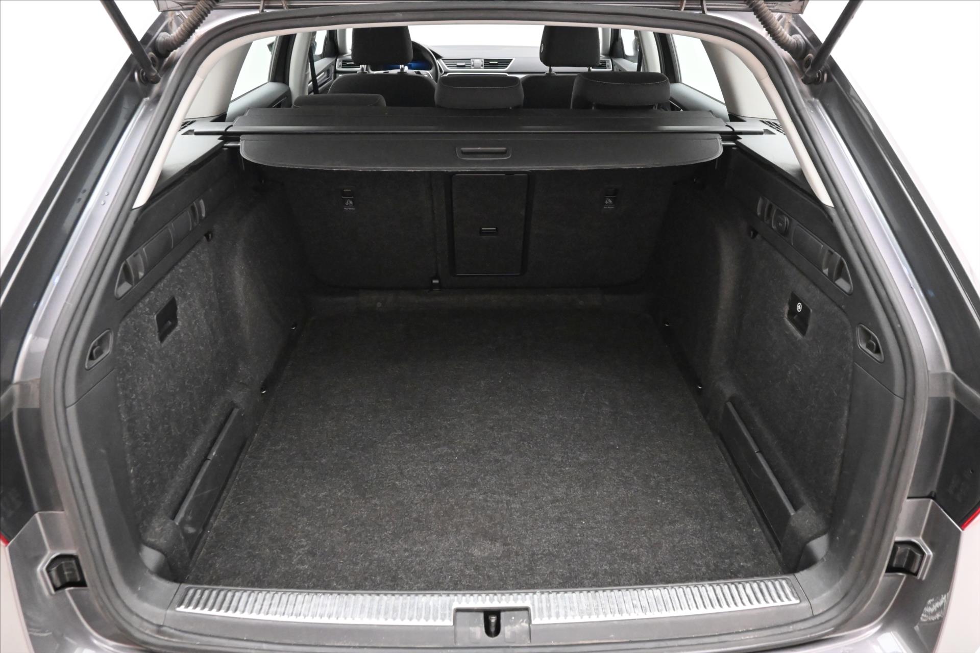 Hlavní fotografie vozu Škoda Superb 2,0 TDI 110kW DSG Style Záruka až 5 let (9)