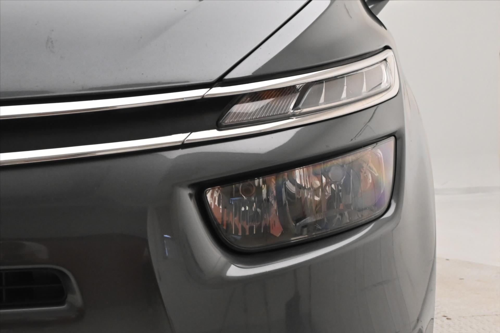 Hlavní fotografie vozu Citroën Grand C4 Picasso 2,0 HDI 110 kW 7 míst MANUÁL Záruka až 5 let (25)