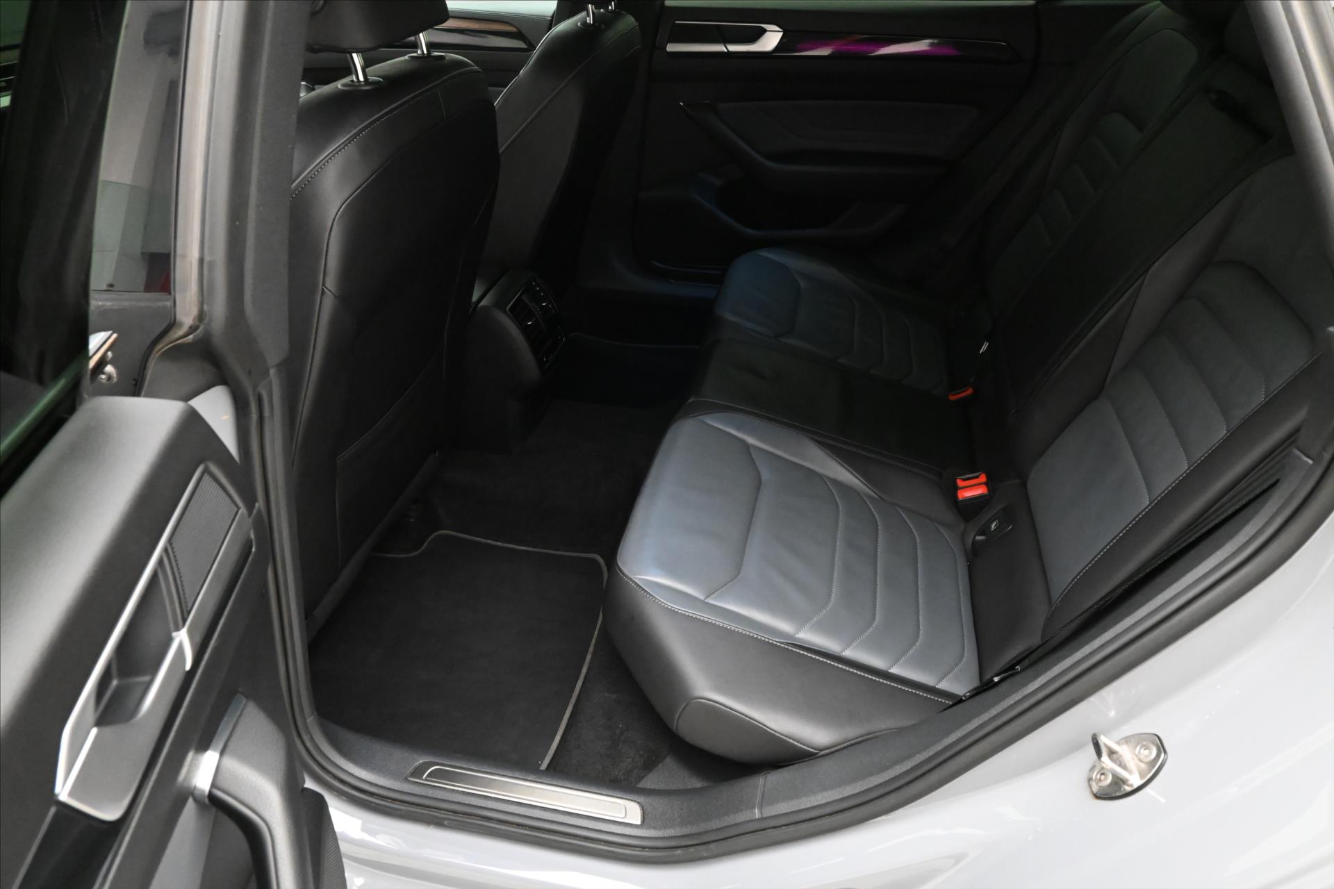 Hlavní fotografie vozu Volkswagen Arteon 2,0 TDI 147 kW DSG 4x4 ELEGANCE Záruka až 5 let (14)