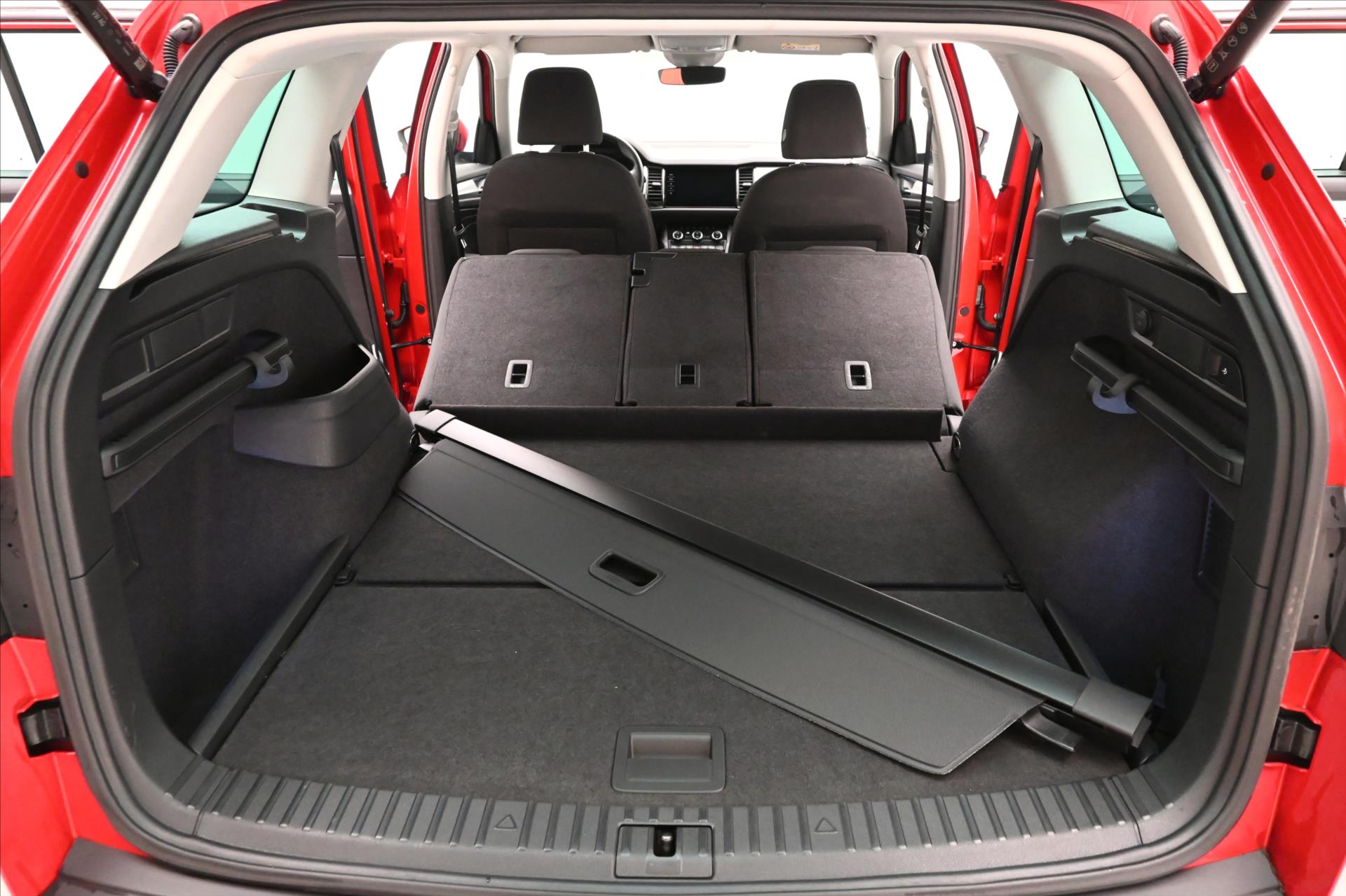 Hlavní fotografie vozu Škoda Kodiaq 2,0 TDI 147 KW DSG 4X4 TAŽNÉ Záruka až 5 let (11)