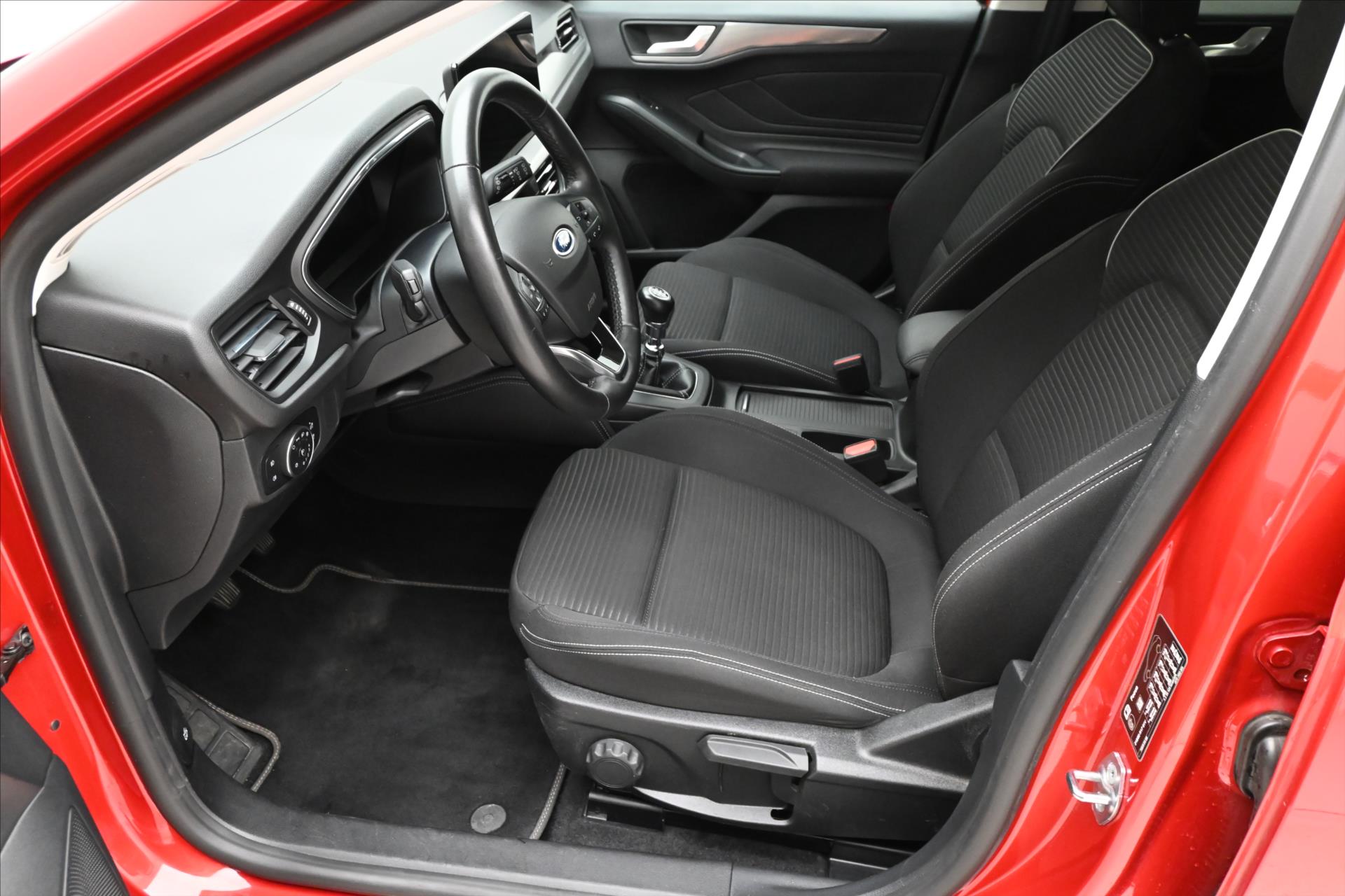 Hlavní fotografie vozu Ford Focus 2,0 EcoBlue 110kW Titanium X Záruka až 5 let (12)