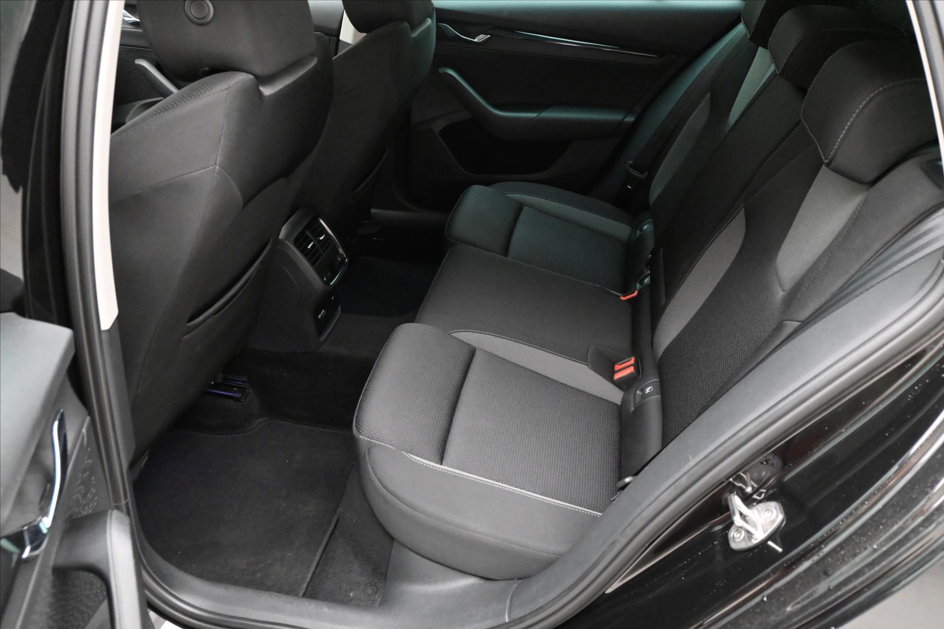 Hlavní fotografie vozu Škoda Octavia 2,0 TDI 110kW LED Matrix Navi Záruka až 5 let (13)