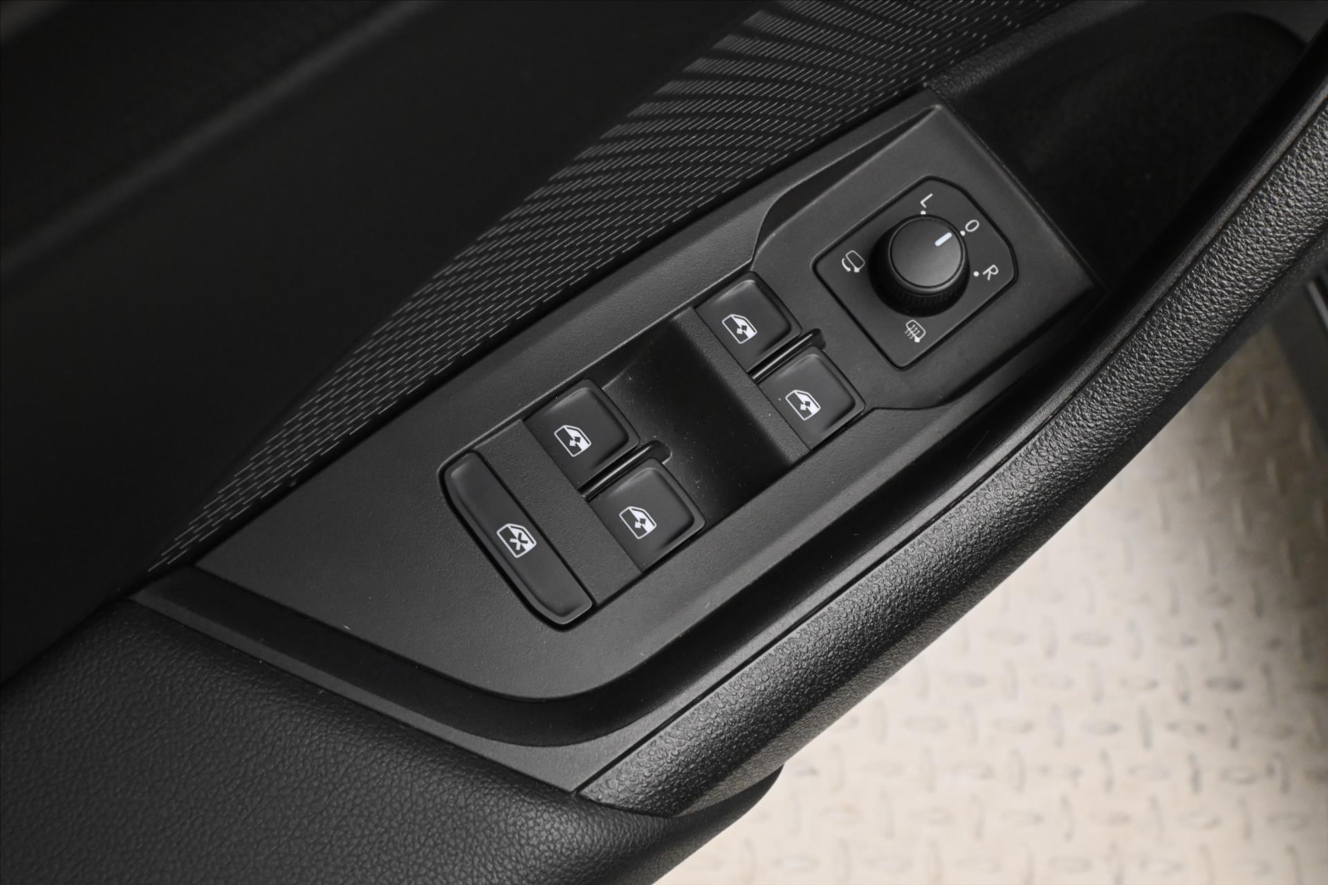Hlavní fotografie vozu Škoda Octavia 2,0 TDI 110kW LED Matrix Navi Záruka až 5 let (22)