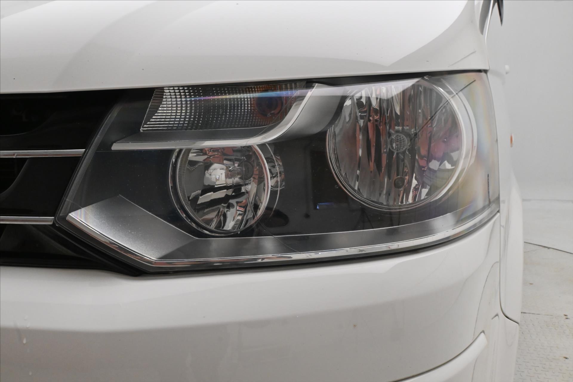 Hlavní fotografie vozu Volkswagen Caravelle 2,0 TDI 132kW Manuál Tažné Záruka až 5 let (29)