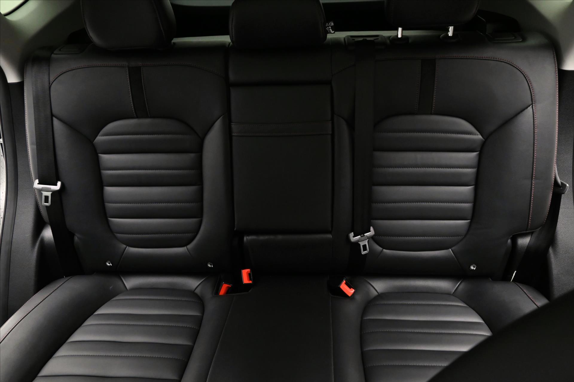 Hlavní fotografie vozu MG eHS 1,5 TGI PHEV 119 kW ELEGANCE Záruka až 5 let (29)