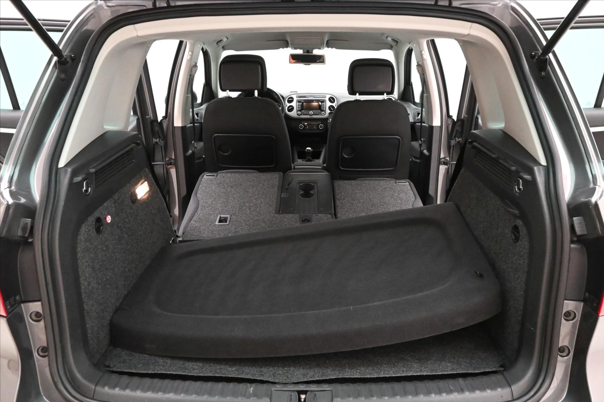 Hlavní fotografie vozu Volkswagen Tiguan 2,0 TDI 103kW 4x4 Manuál Záruka až 5 let (11)