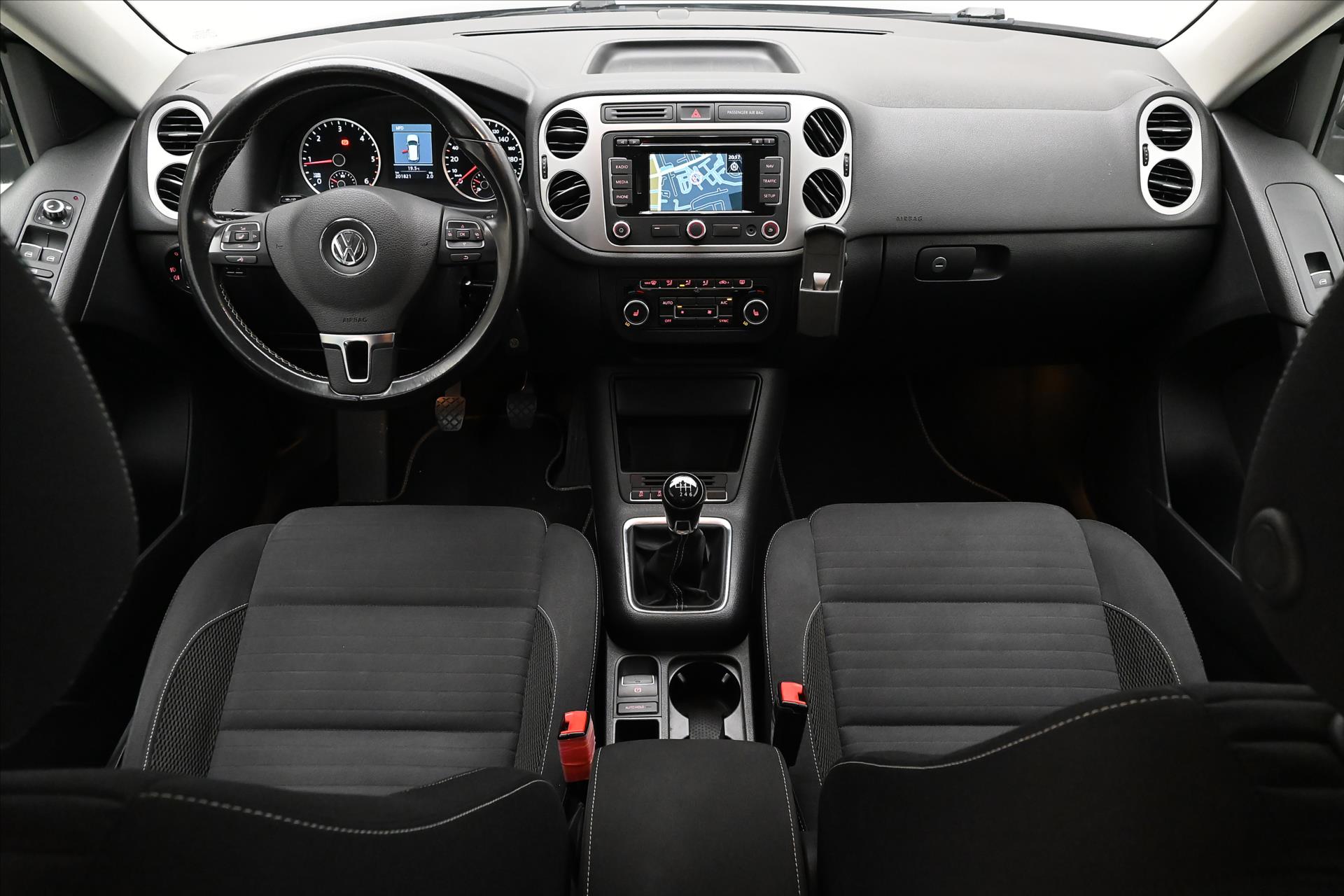 Hlavní fotografie vozu Volkswagen Tiguan 2,0 TDI 103kW 4x4 Manuál Záruka až 5 let (15)