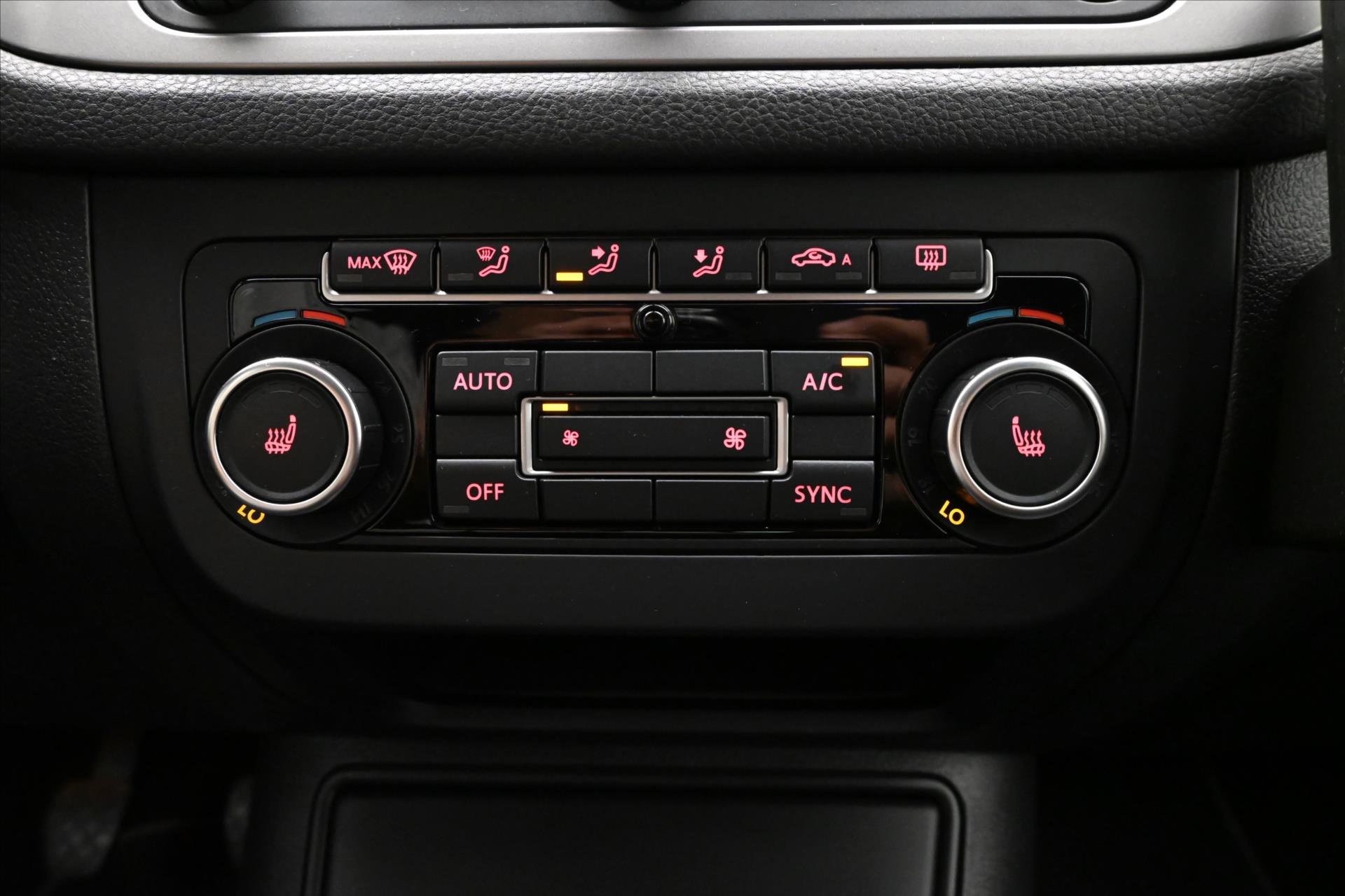 Hlavní fotografie vozu Volkswagen Tiguan 2,0 TDI 103kW 4x4 Manuál Záruka až 5 let (21)