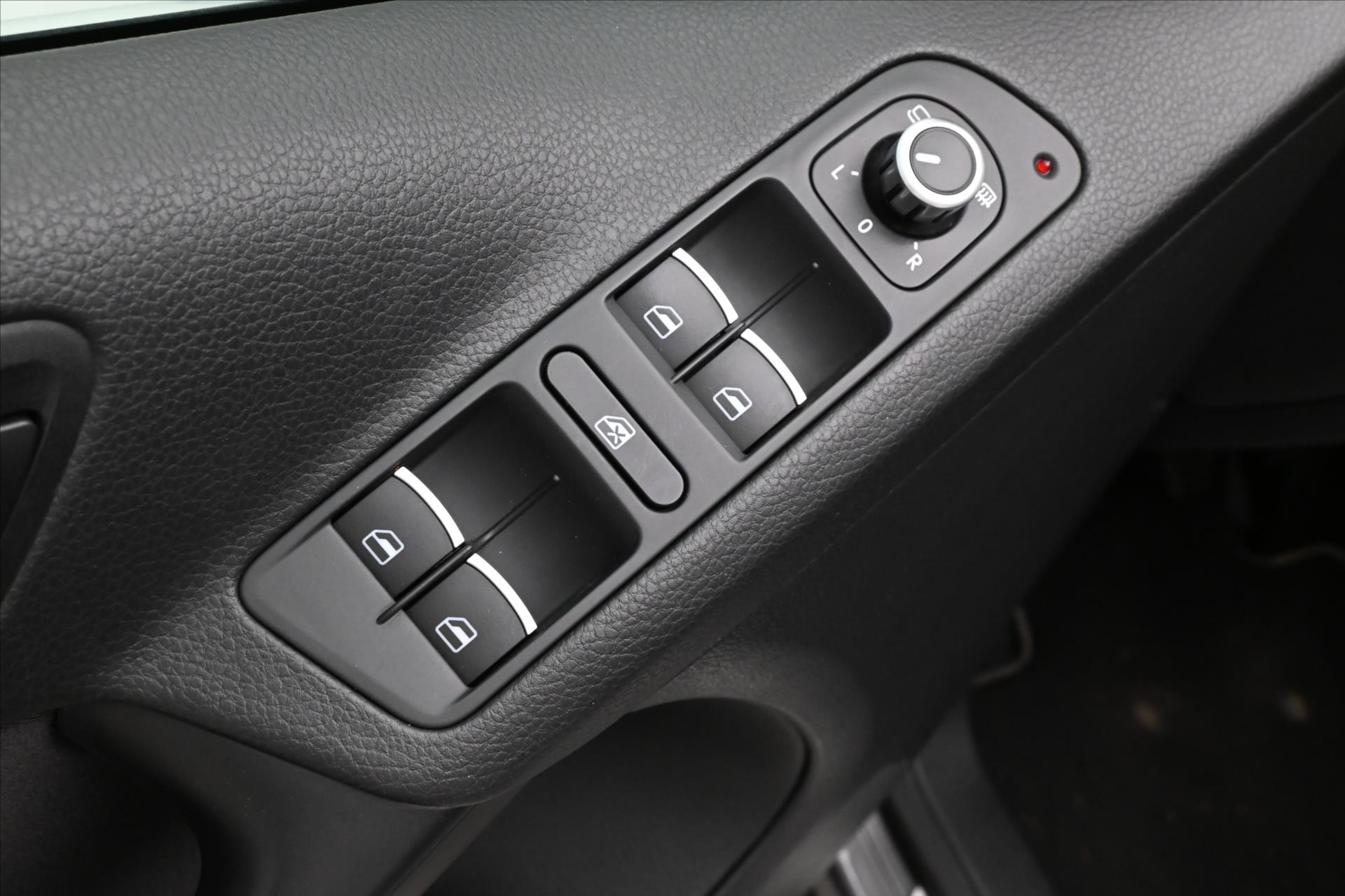 Hlavní fotografie vozu Volkswagen Tiguan 2,0 TDI 103kW 4x4 Manuál Záruka až 5 let (25)