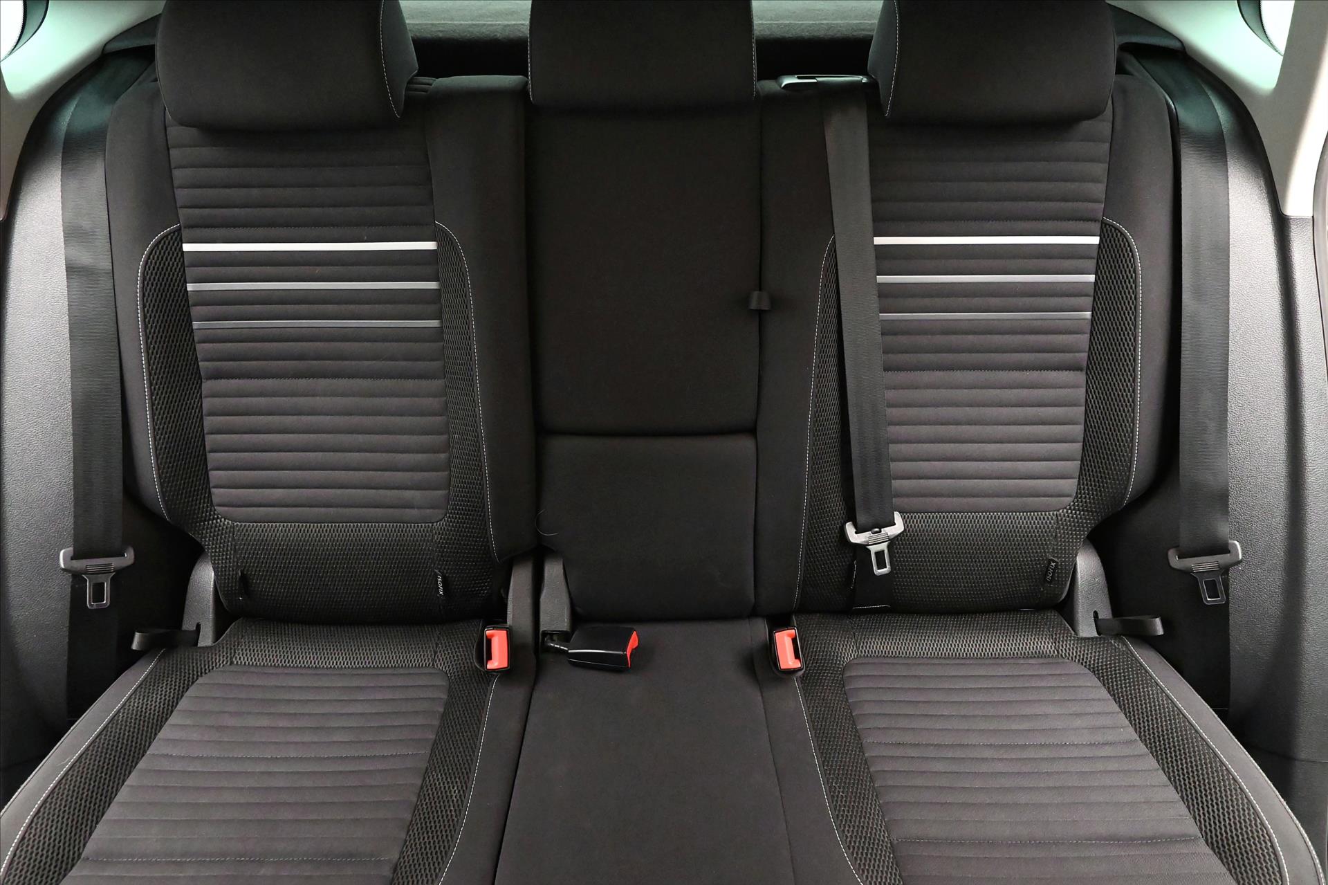 Hlavní fotografie vozu Volkswagen Tiguan 2,0 TDI 103kW 4x4 Manuál Záruka až 5 let (27)