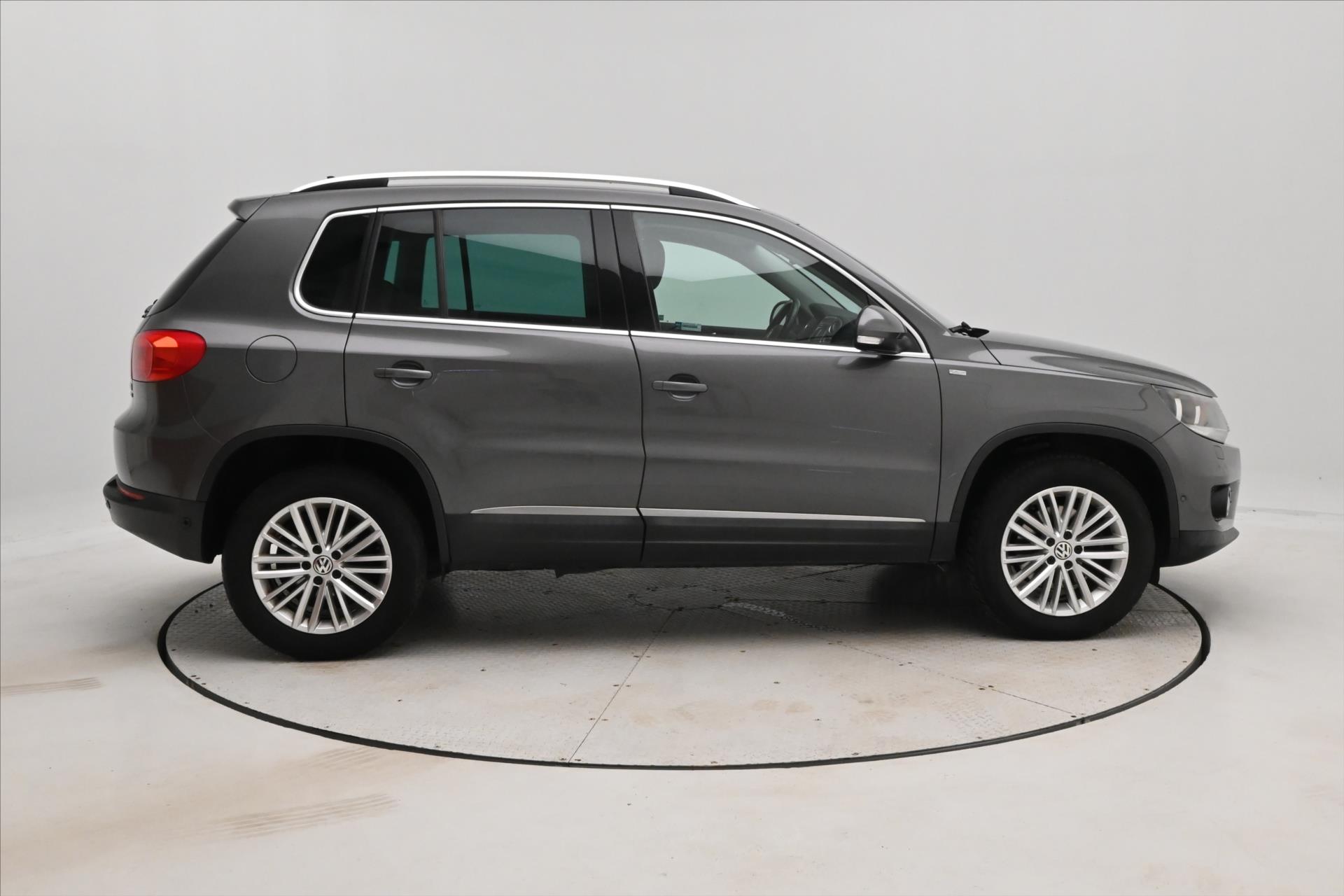 Hlavní fotografie vozu Volkswagen Tiguan 2,0 TDI 103kW 4x4 Manuál Záruka až 5 let (4)