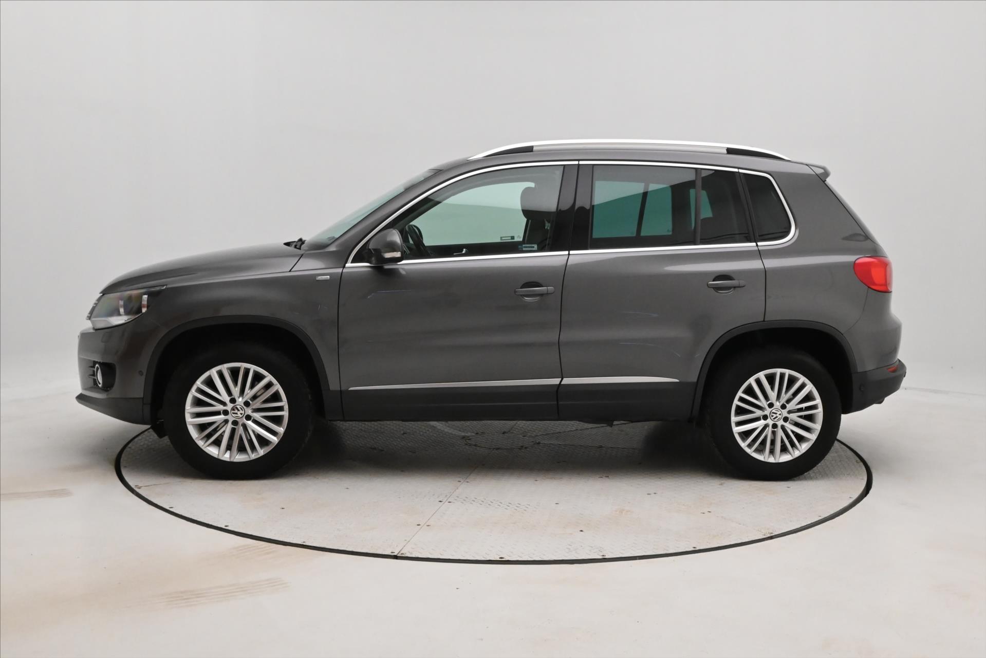 Hlavní fotografie vozu Volkswagen Tiguan 2,0 TDI 103kW 4x4 Manuál Záruka až 5 let (8)