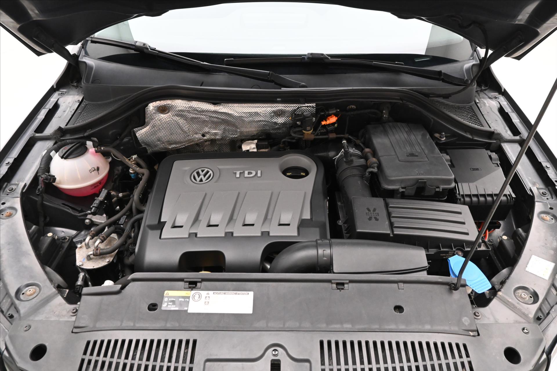 Hlavní fotografie vozu Volkswagen Tiguan 2,0 TDI 103kW 4x4 Manuál Záruka až 5 let (9)