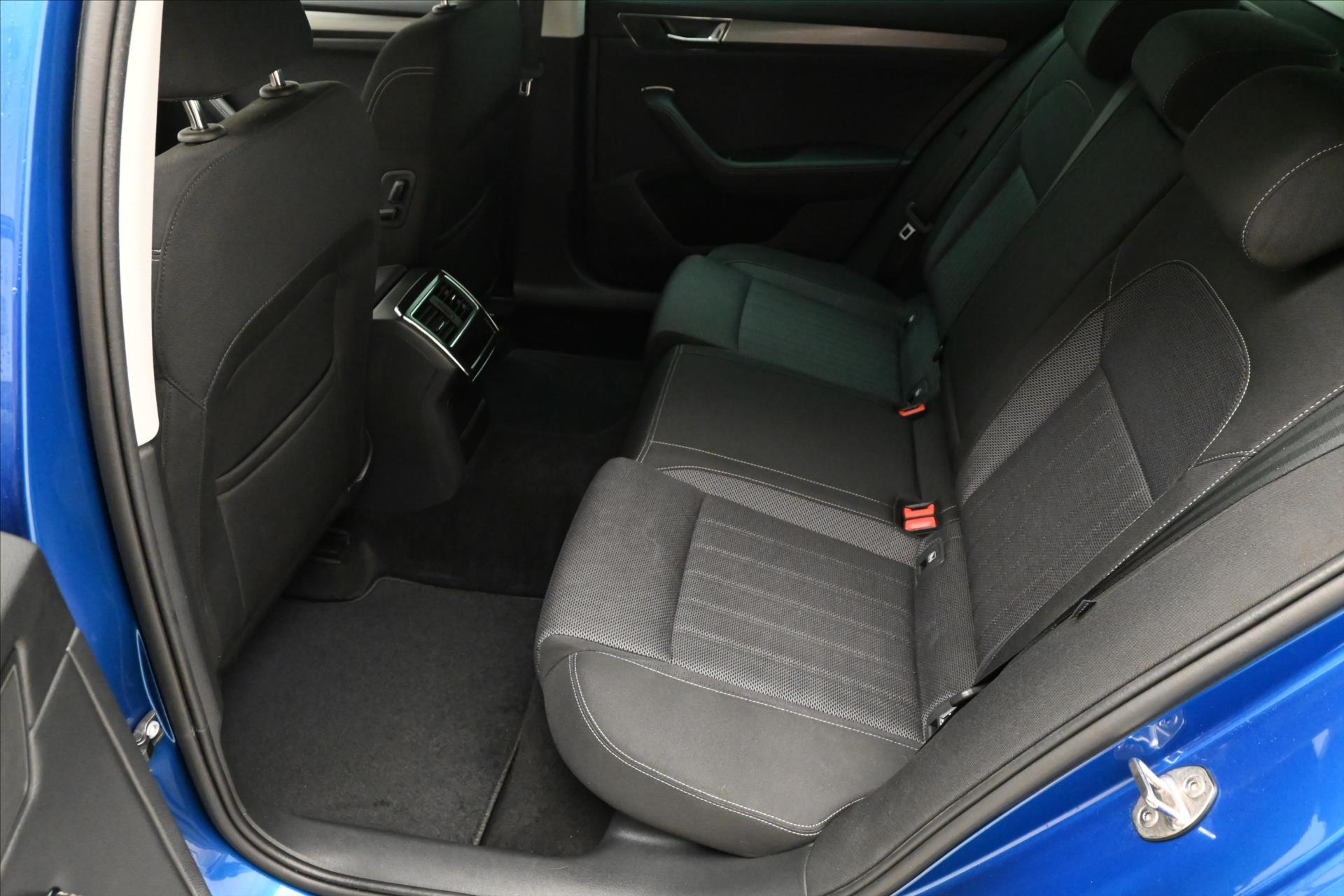Hlavní fotografie vozu Škoda Superb 2,0 TDI 110 kW DSG Style Záruka až 5 let (14)
