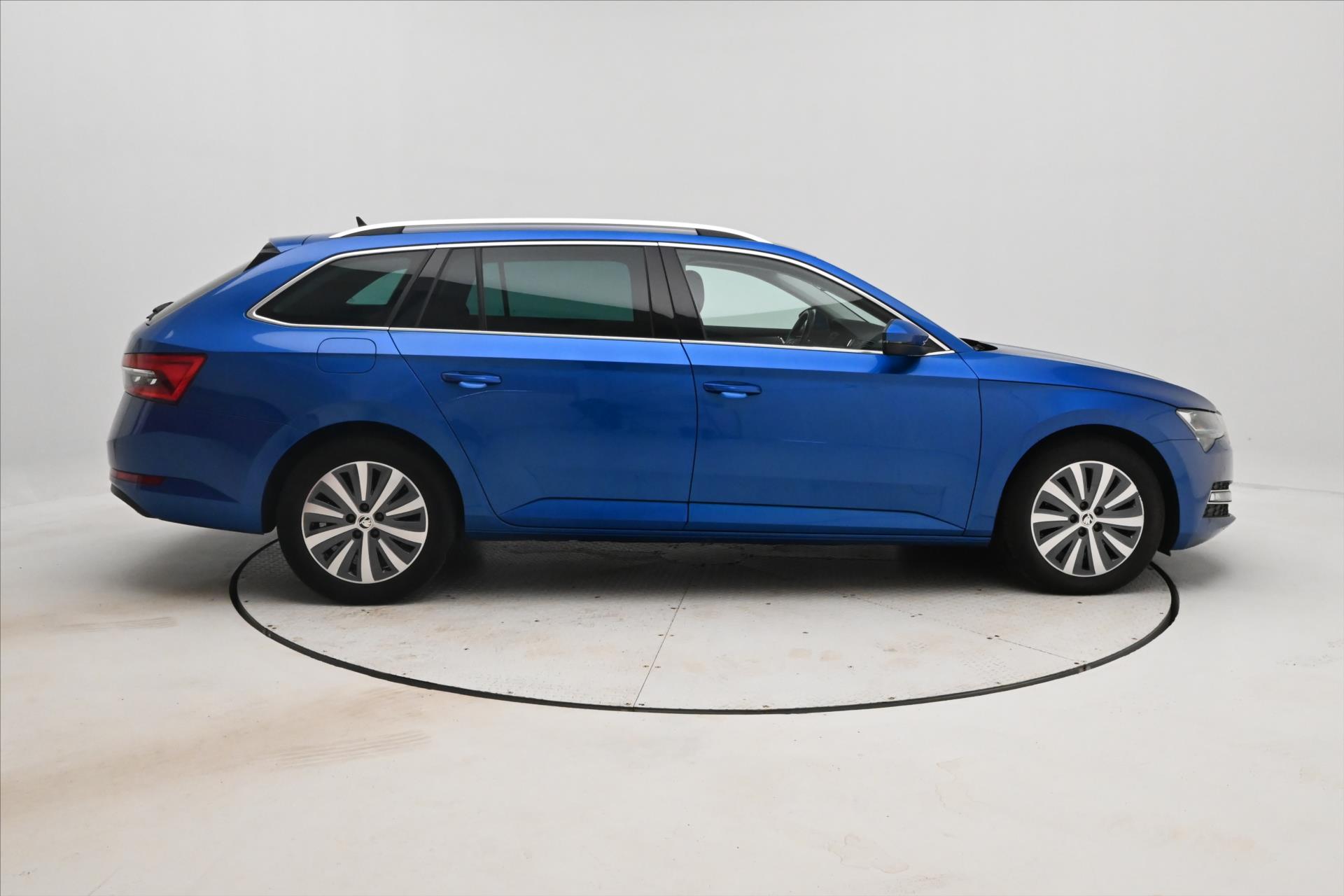 Hlavní fotografie vozu Škoda Superb 2,0 TDI 110 kW DSG Style Záruka až 5 let (4)