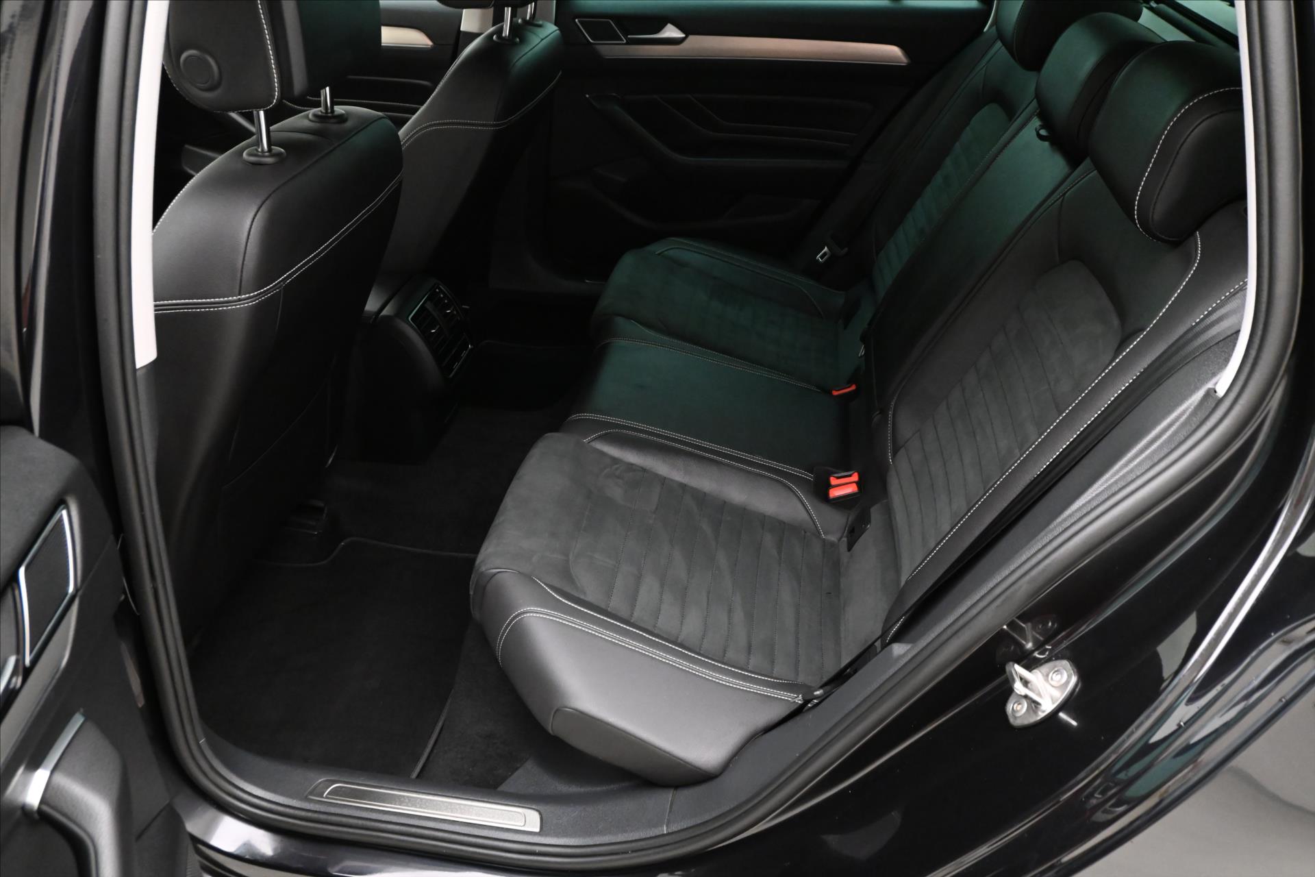 Hlavní fotografie vozu Volkswagen Passat 2,0 TDI 110 kW DSG ELEGANCE Záruka až 5 let (14)