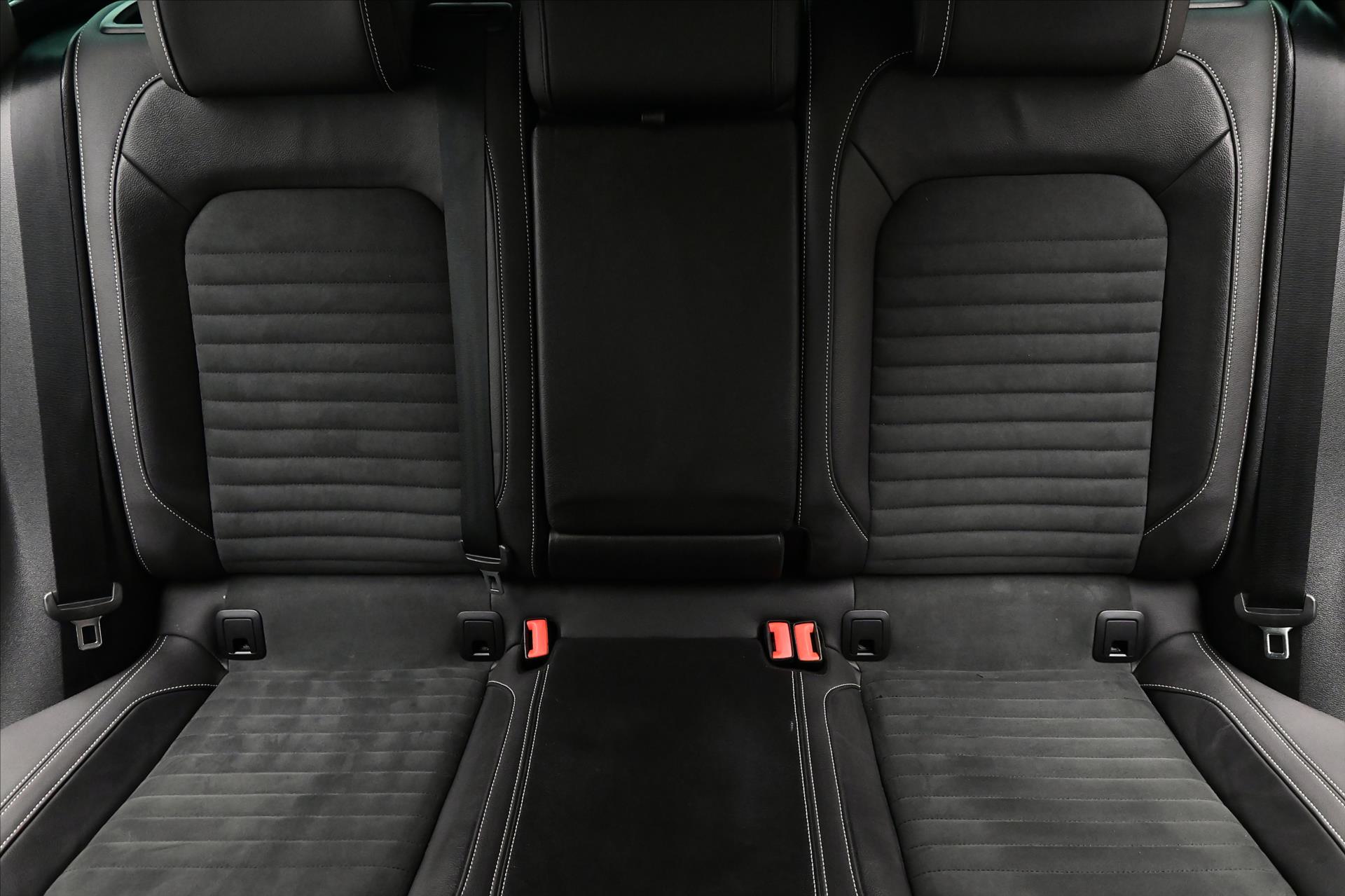 Hlavní fotografie vozu Volkswagen Passat 2,0 TDI 110 kW DSG ELEGANCE Záruka až 5 let (28)