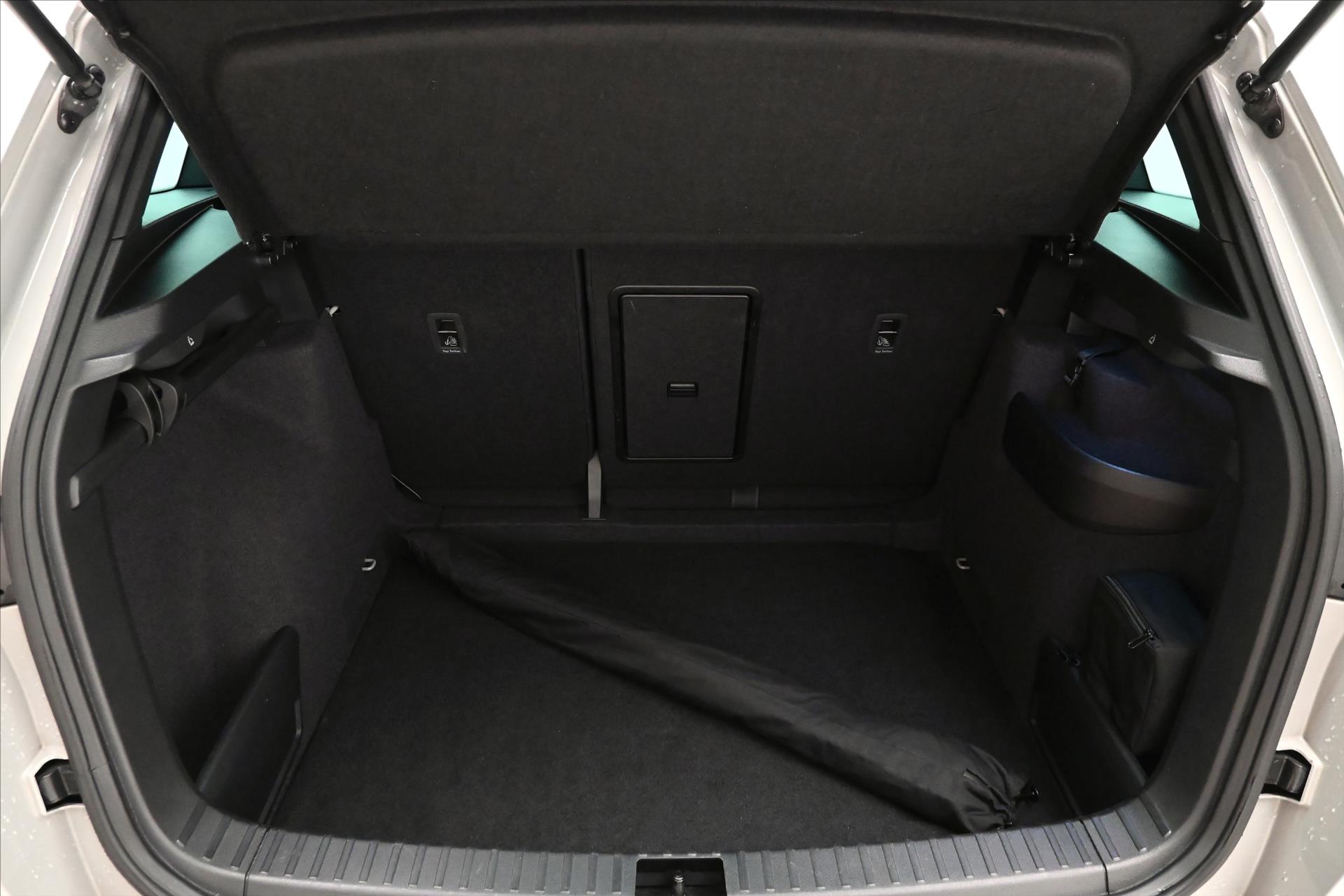 Hlavní fotografie vozu Škoda Karoq 2,0 TDI 110kW DSG 4x4 Sportline Záruka až 5 let (10)
